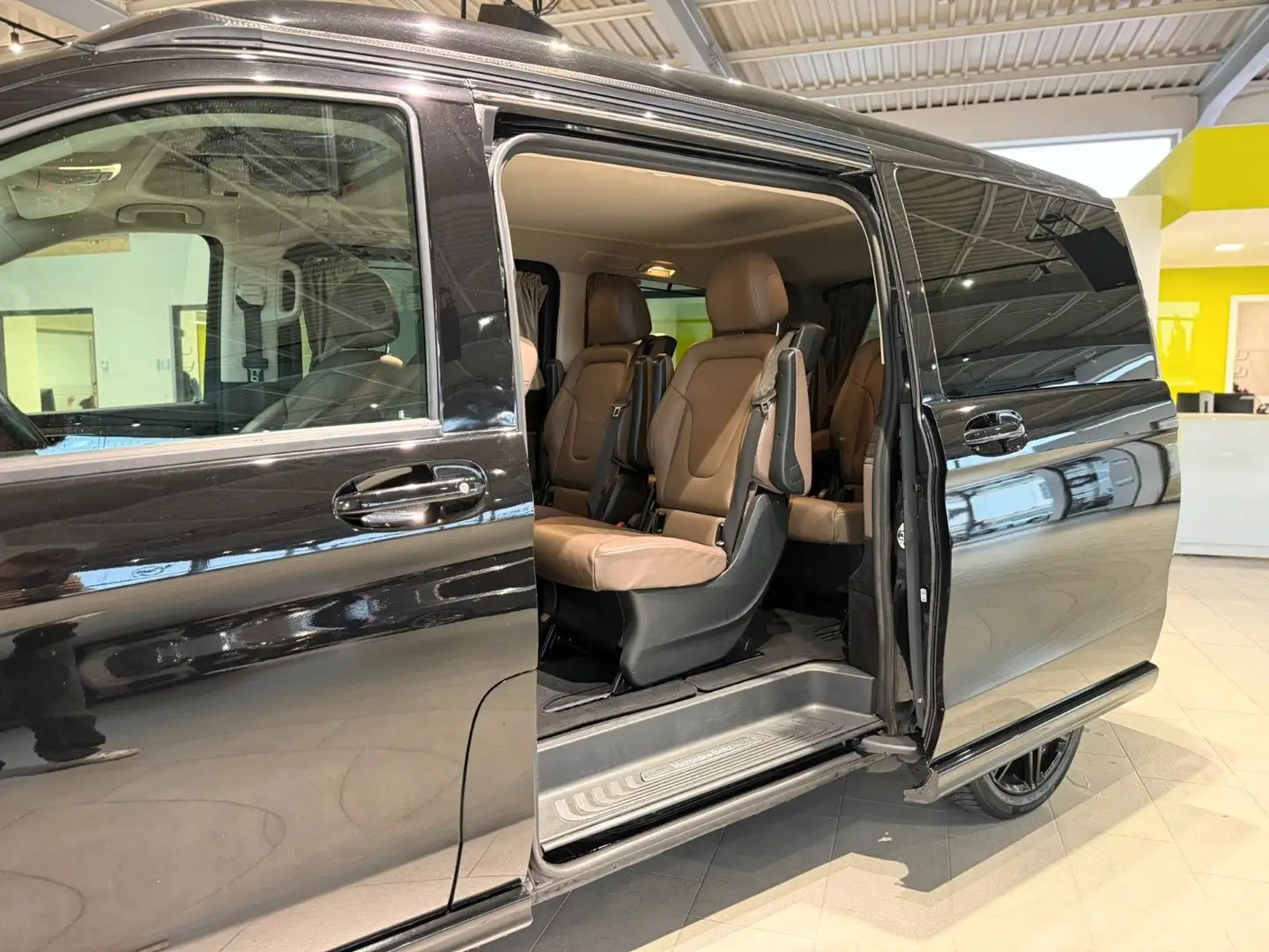 Mercedes-Benz V 300 *Marco Polo*AMG-Line*1.Hand* Schwarz - 2
