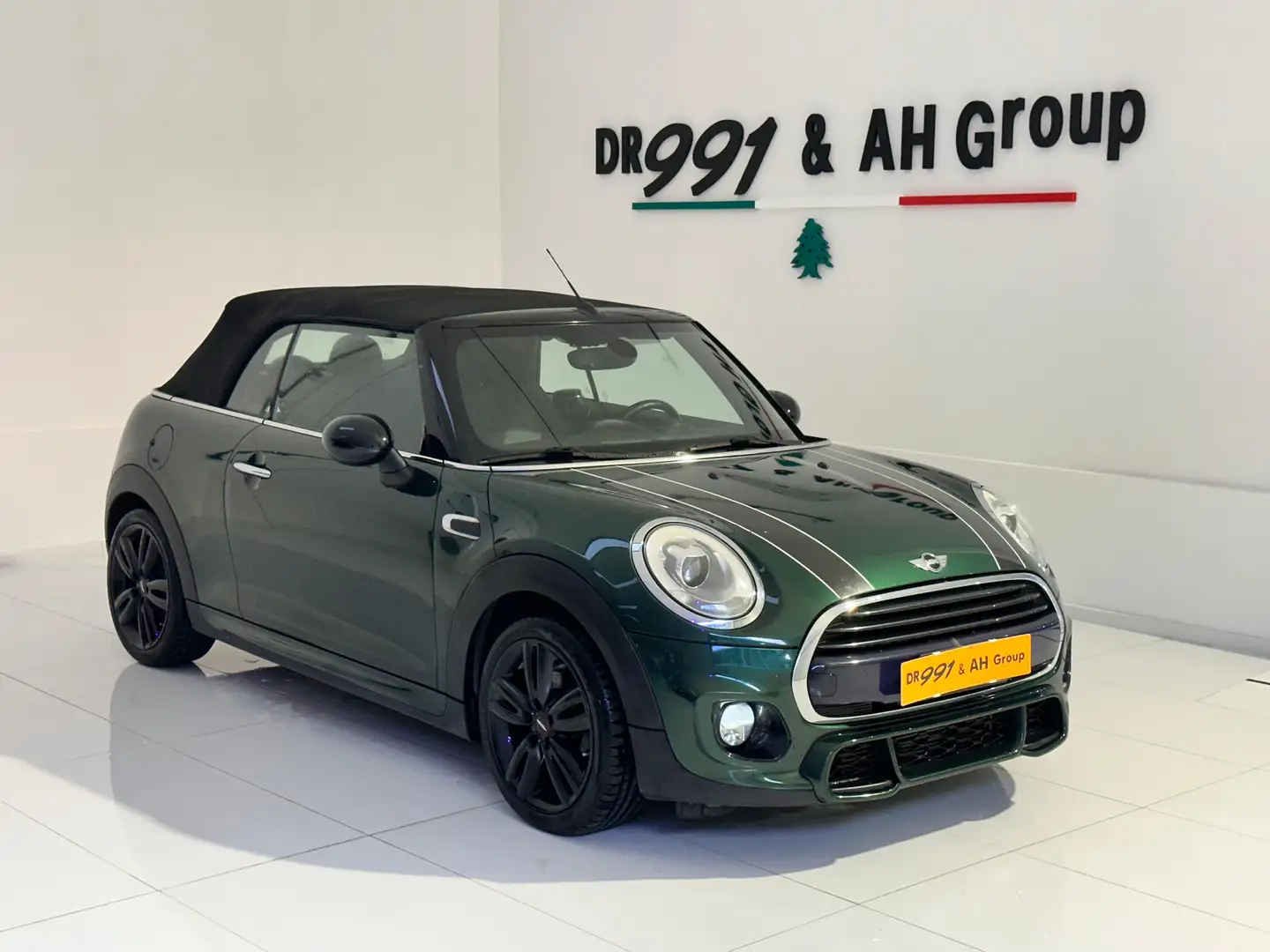 MINI Cooper D Cabrio Mini IV F57 Cabrio 1.5 Hype auto JHON COOPER WORKS Vert - 1