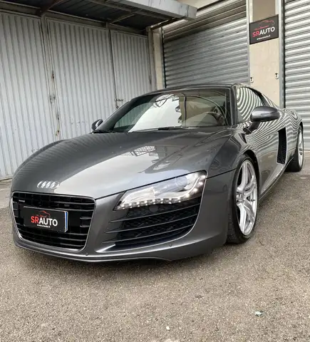 Audi R8 Coupe 4.2 V8 quattro r-tronic