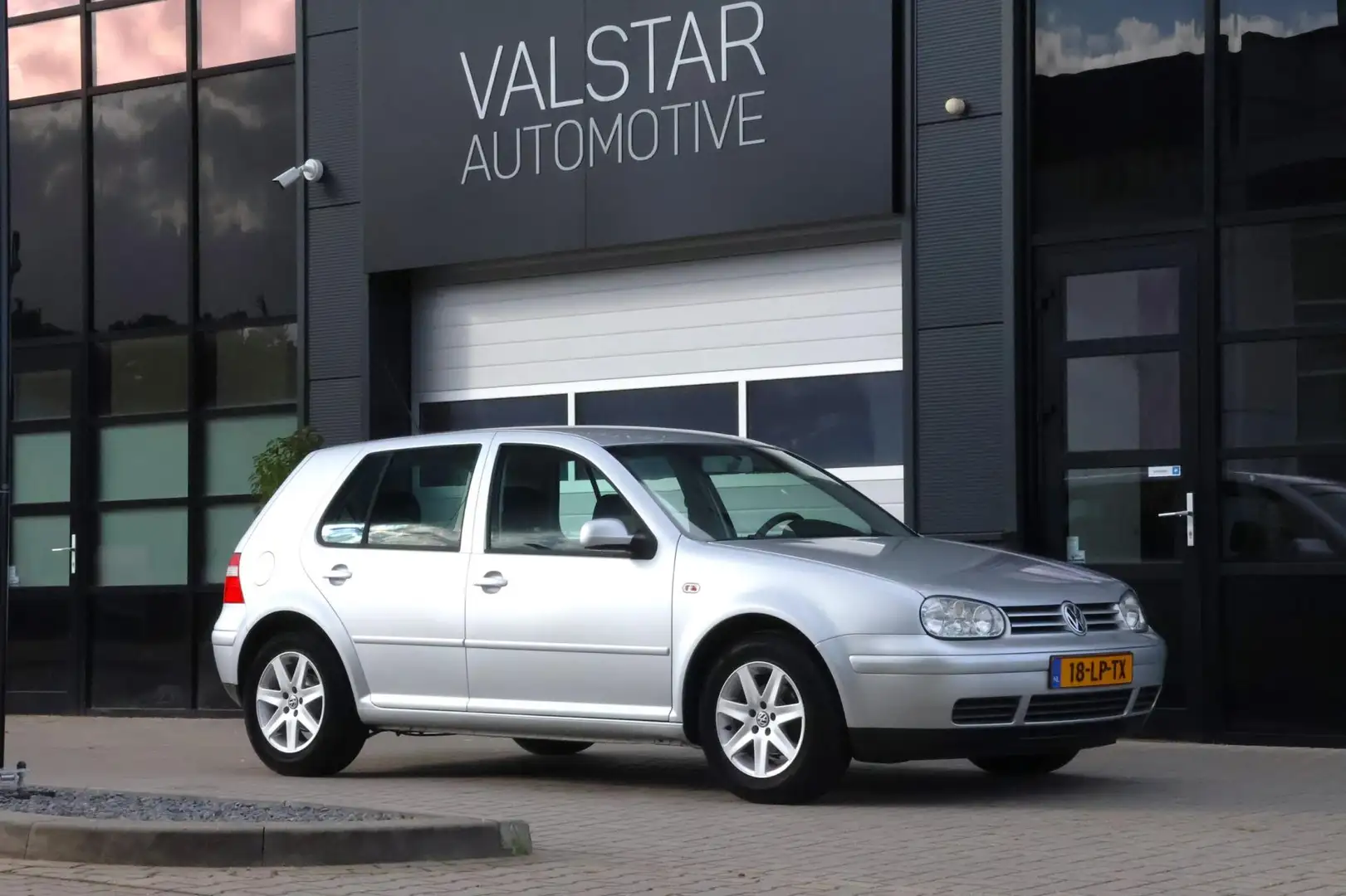 Volkswagen Golf 1.6 Ocean | Automaat | in nieuwstaat! Grijs - 1