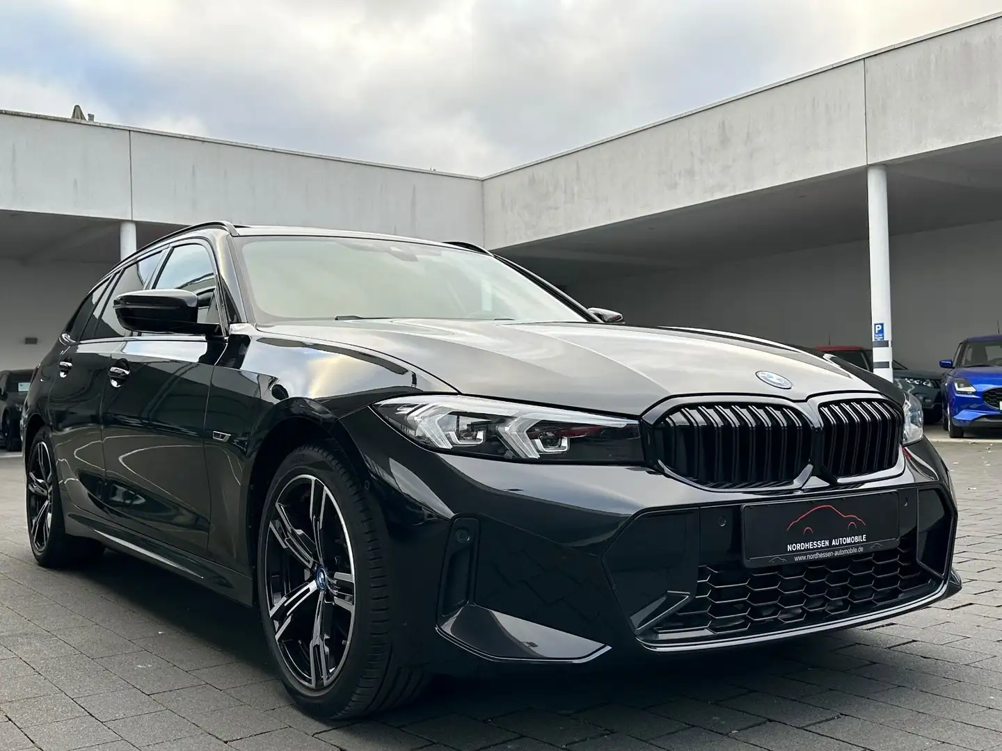 BMW 330 e Touring M Sport | Panorama | Head-Up Noir - 2
