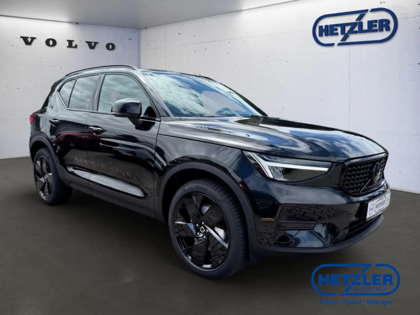 Volvo XC40 Plus Black Edition 2WD B3 EU6e Digitales Cockpit M Negru - 2