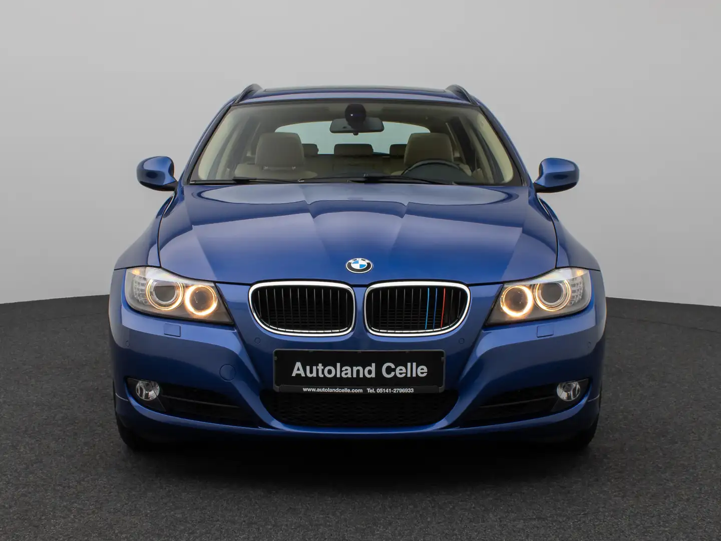 BMW 320 xD Panorama HiFi Navi PDC Xenon Leder Blau - 2