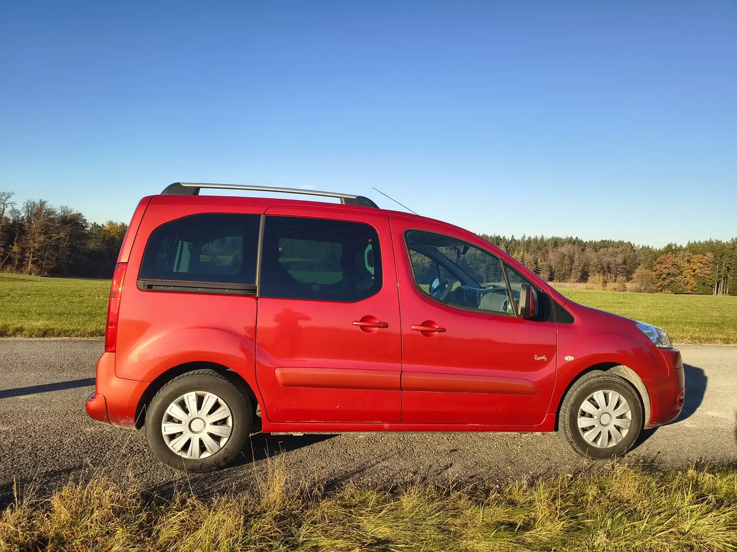 Peugeot Partner Partner Tepee Diesel Tepee HDi FAP 110 Family Rot - 2