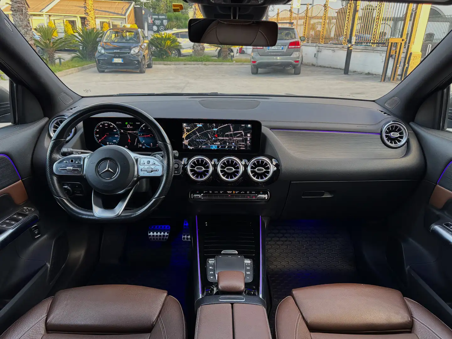 Mercedes-Benz GLA 200 d Premium Plus AMG 4MATIC TETTO MULTIBEAM Grigio - 2