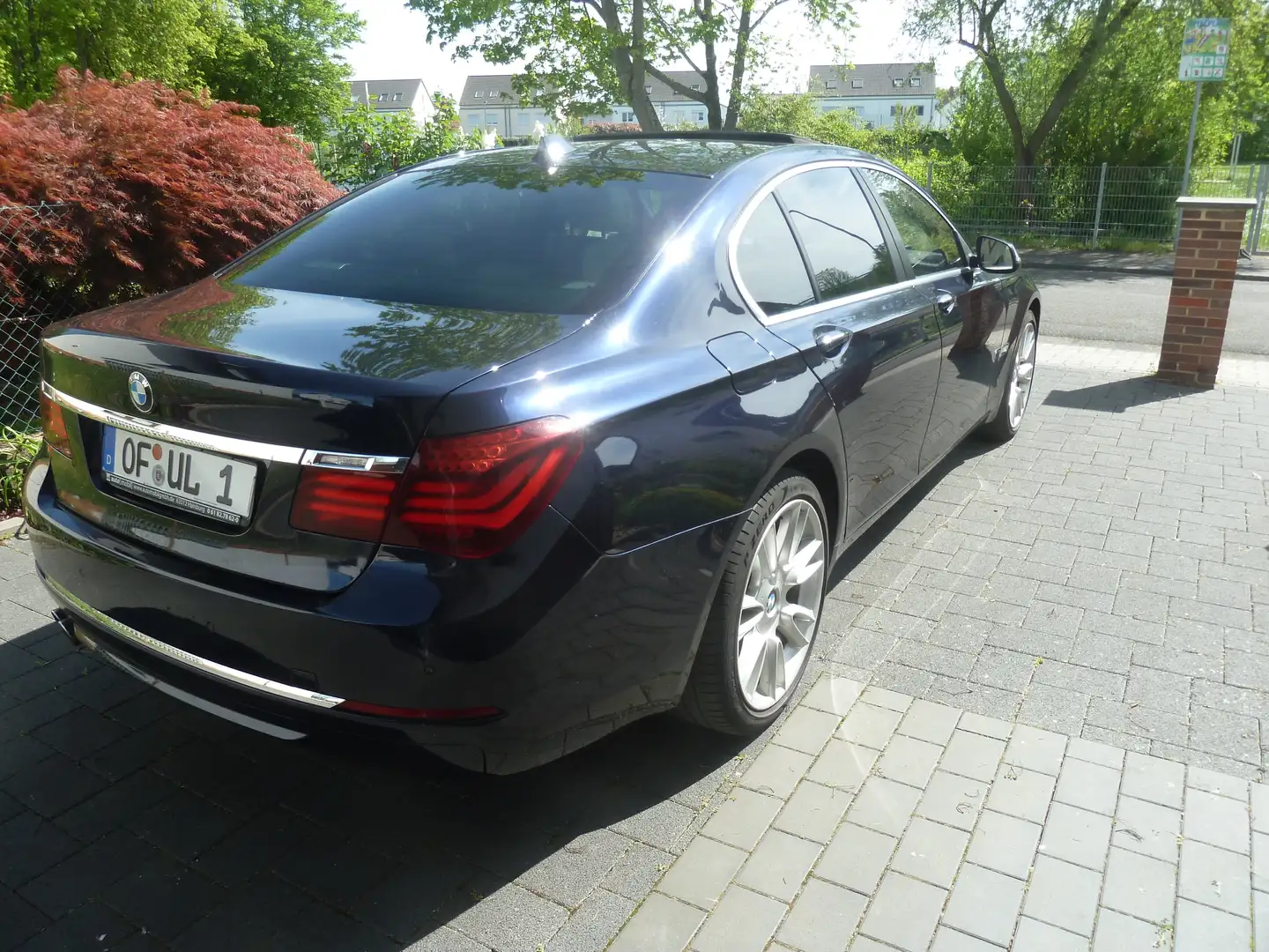 BMW 730 730d Edition Exclusive Blau - 2