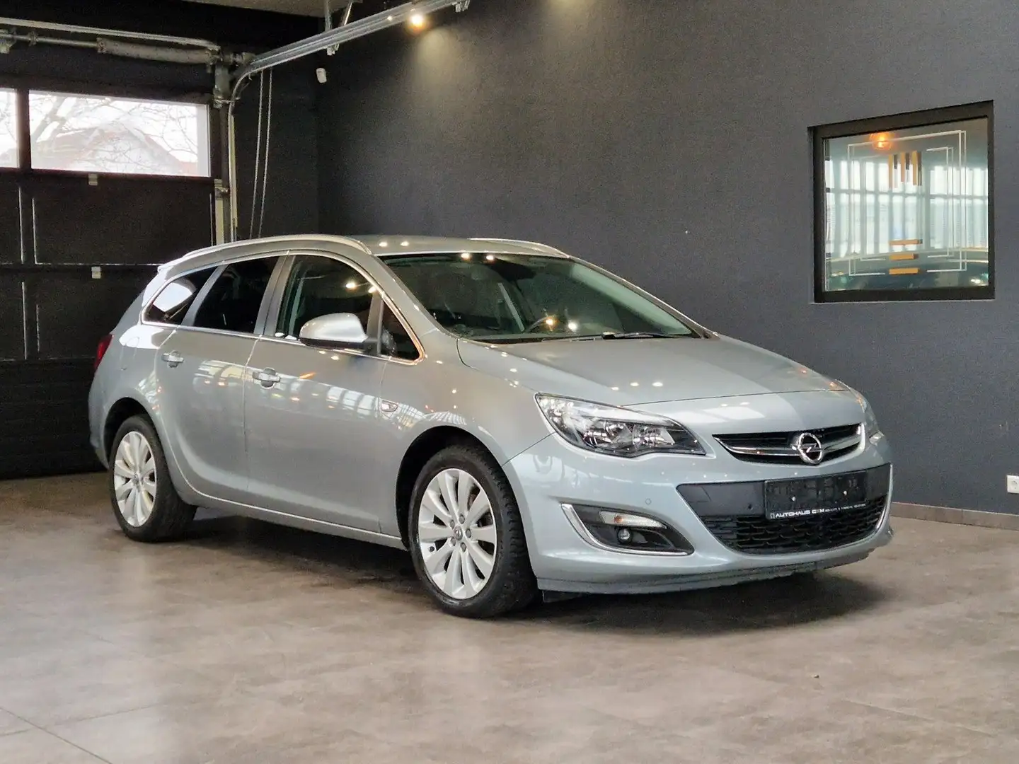 Opel Astra J 1.4Turbo Sports Tourer Exklusiv*Navi* Srebrny - 1