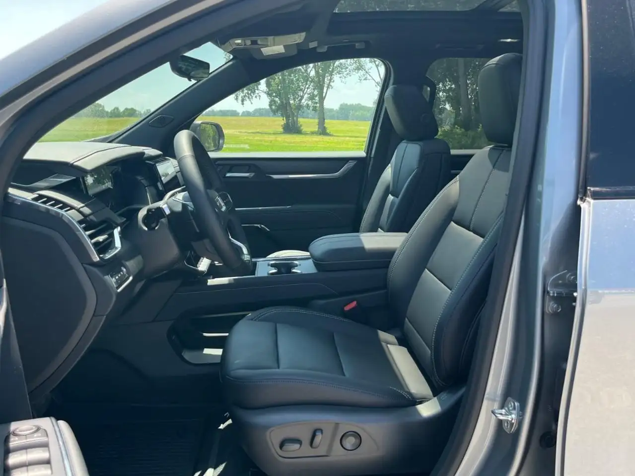 GMC Acadia снимка GMC Acadia