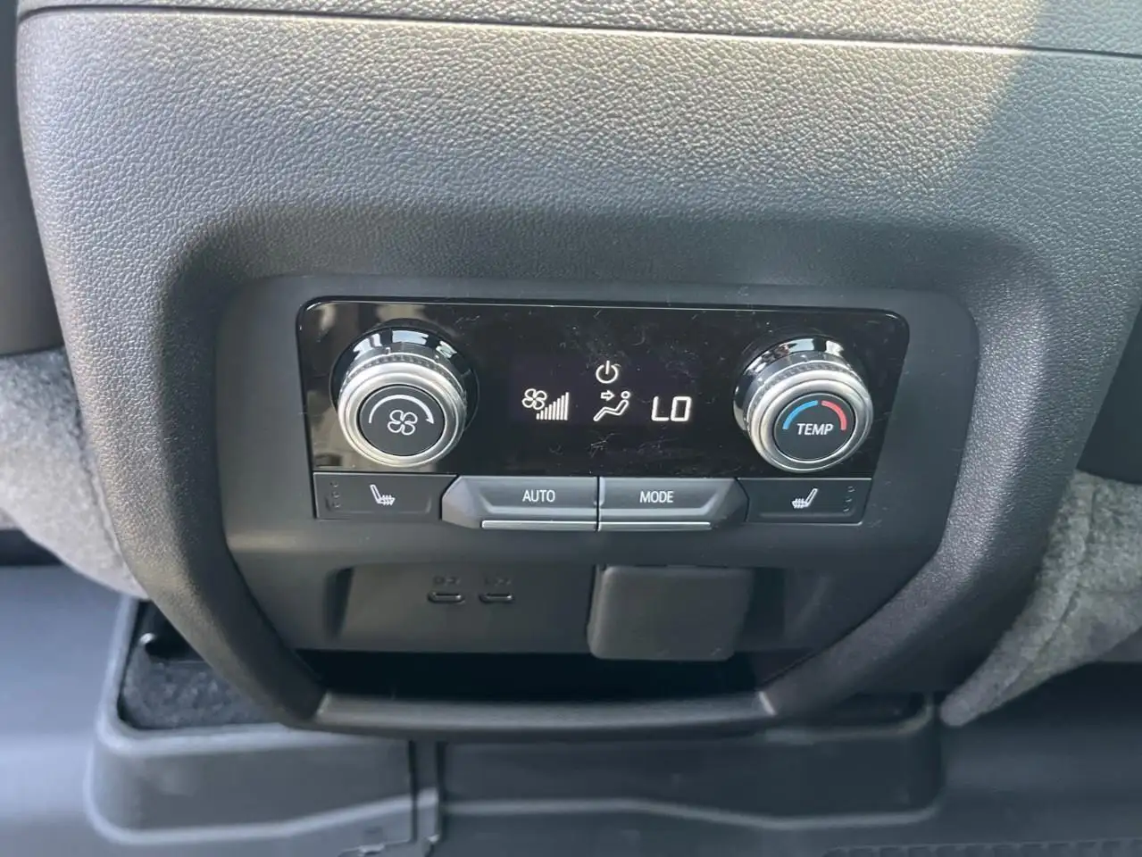 GMC Acadia снимка GMC Acadia