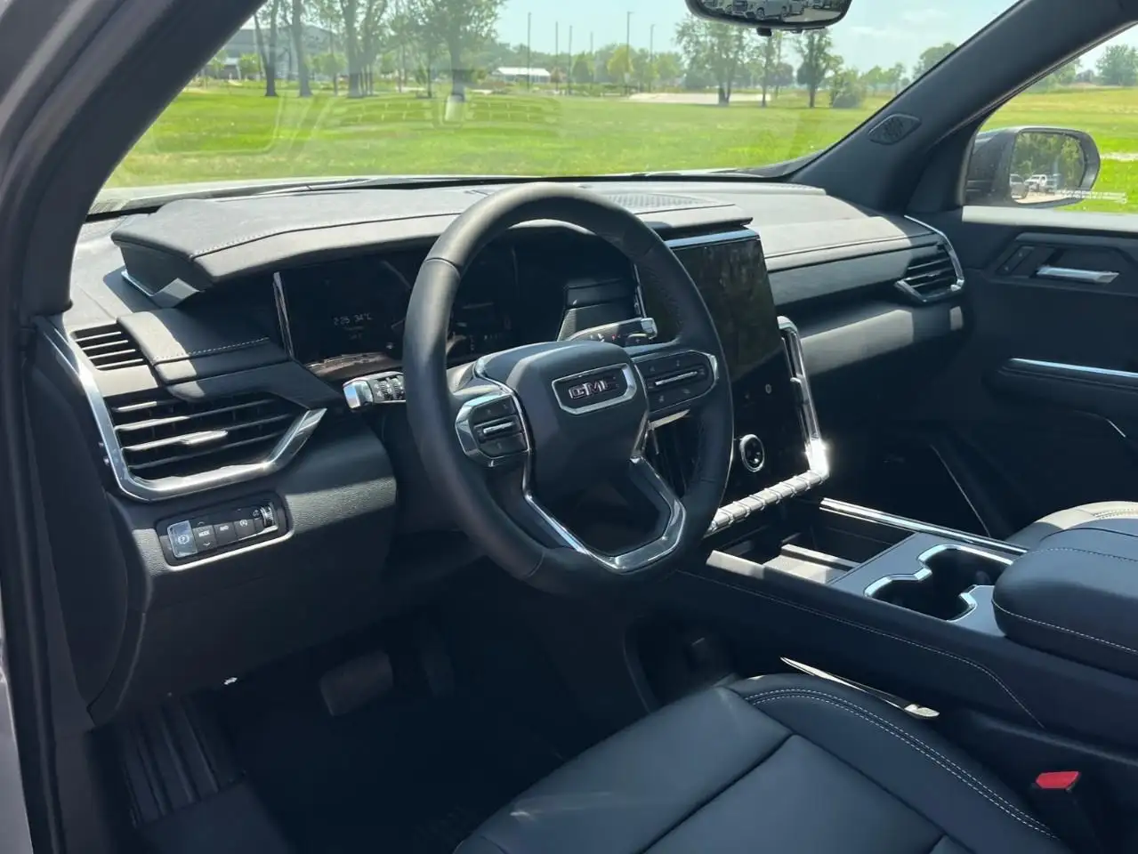 GMC Acadia снимка GMC Acadia
