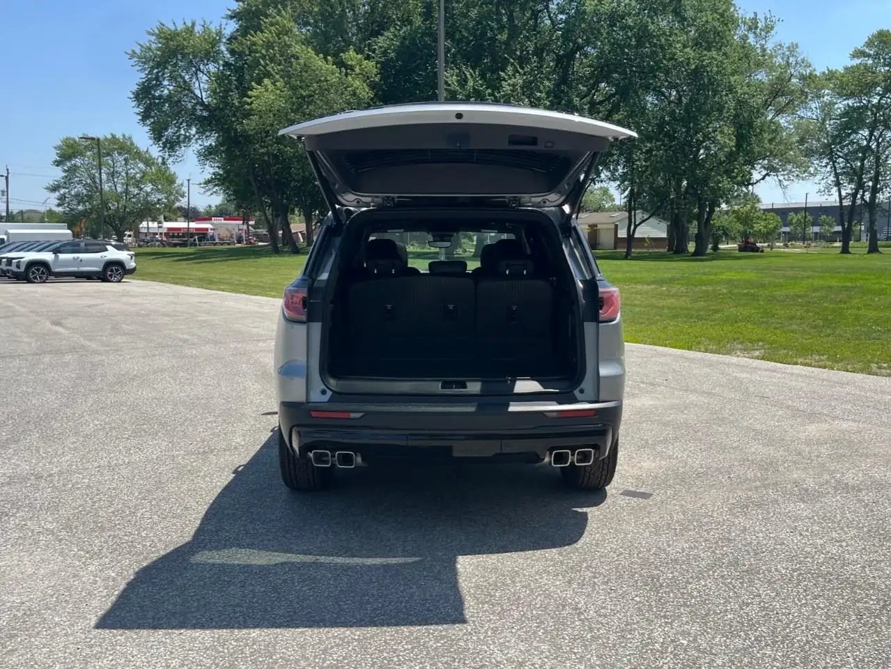GMC Acadia снимка GMC Acadia