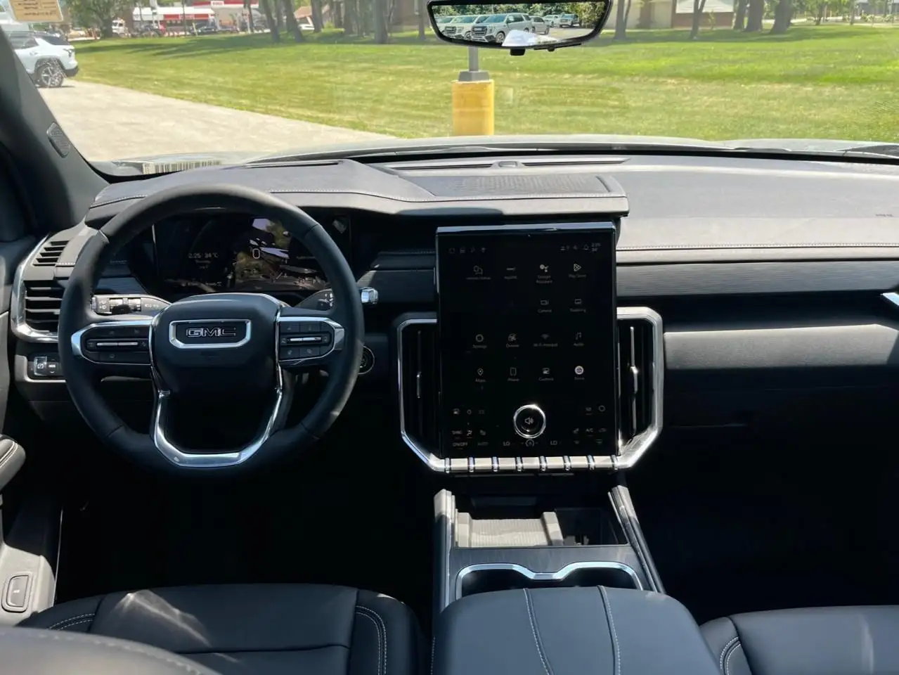 GMC Acadia снимка GMC Acadia