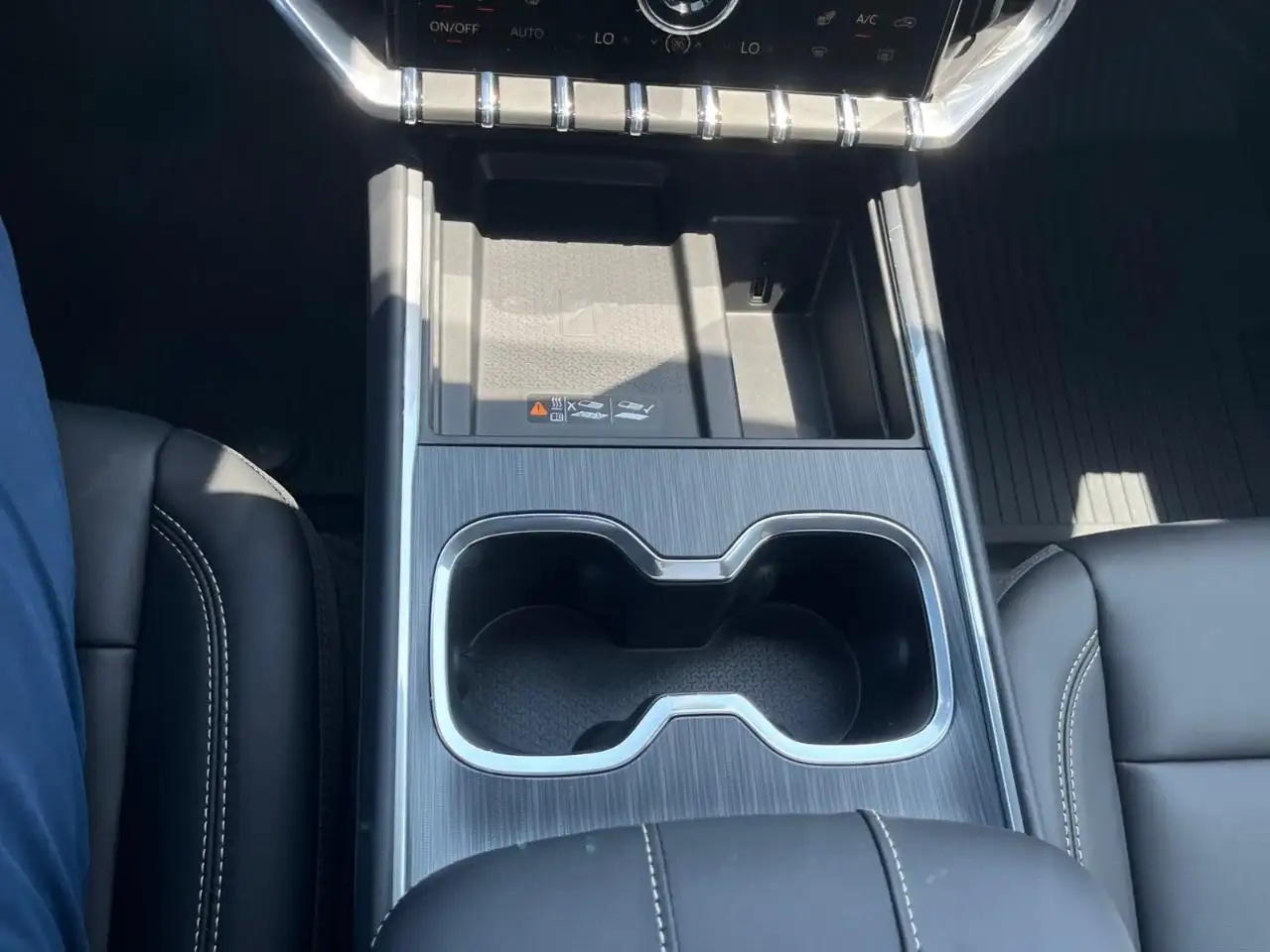 GMC Acadia снимка GMC Acadia