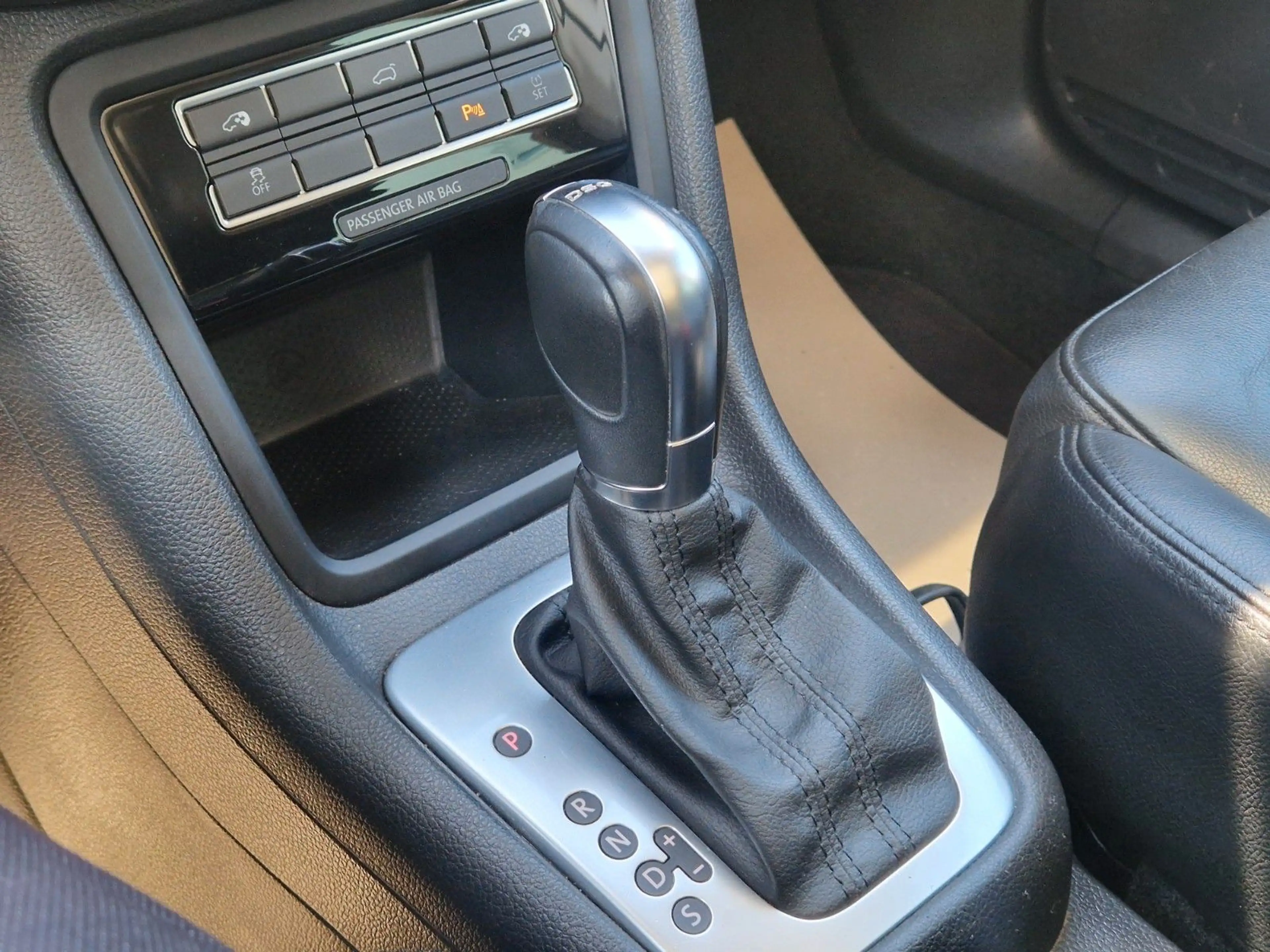 Volkswagen Sharan 2.0 TSI Highline +DSG+AHK+PANORAMA+LEDER+ — photo 25