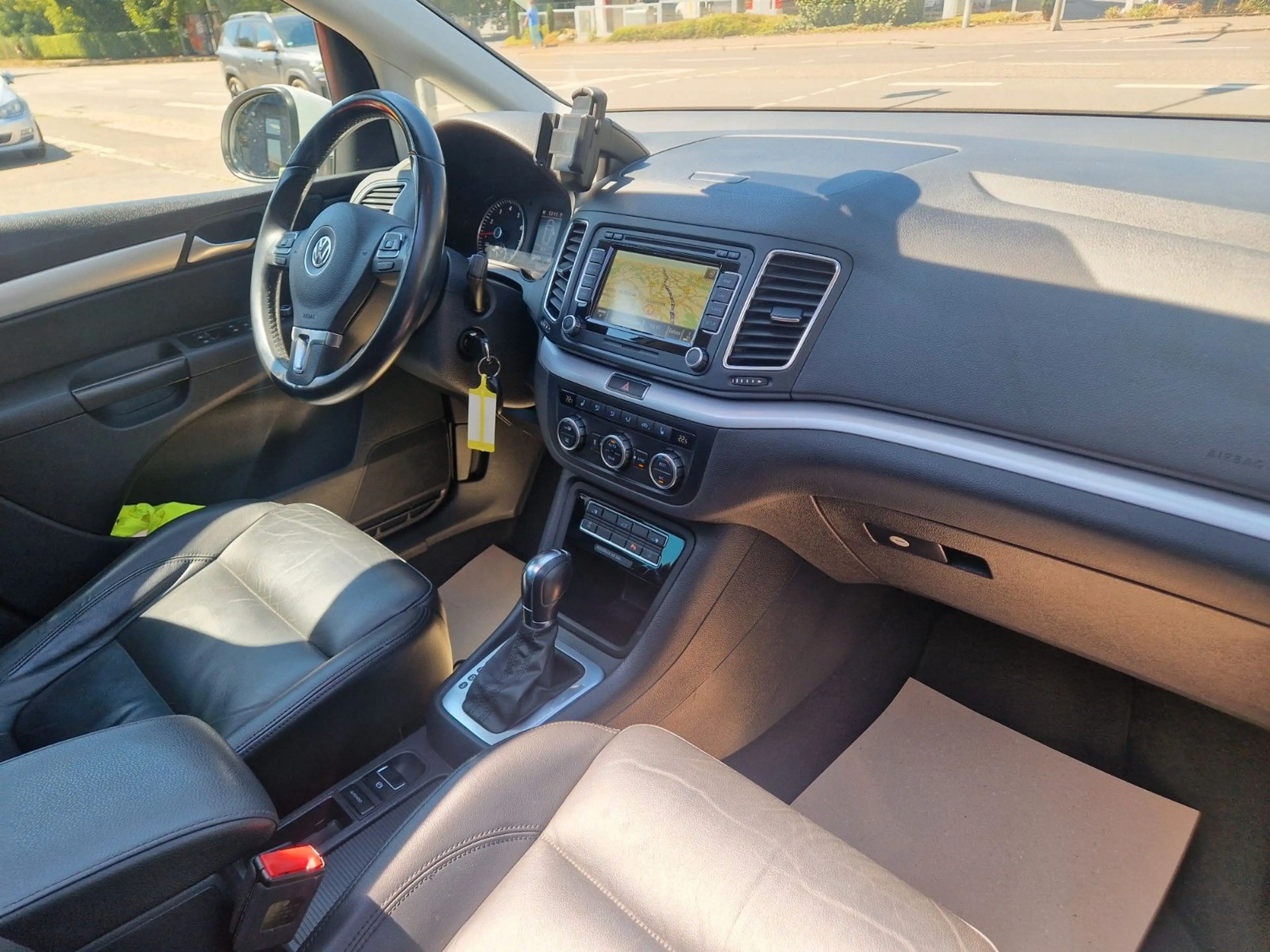 Volkswagen Sharan 2.0 TSI Highline +DSG+AHK+PANORAMA+LEDER+ — photo 8