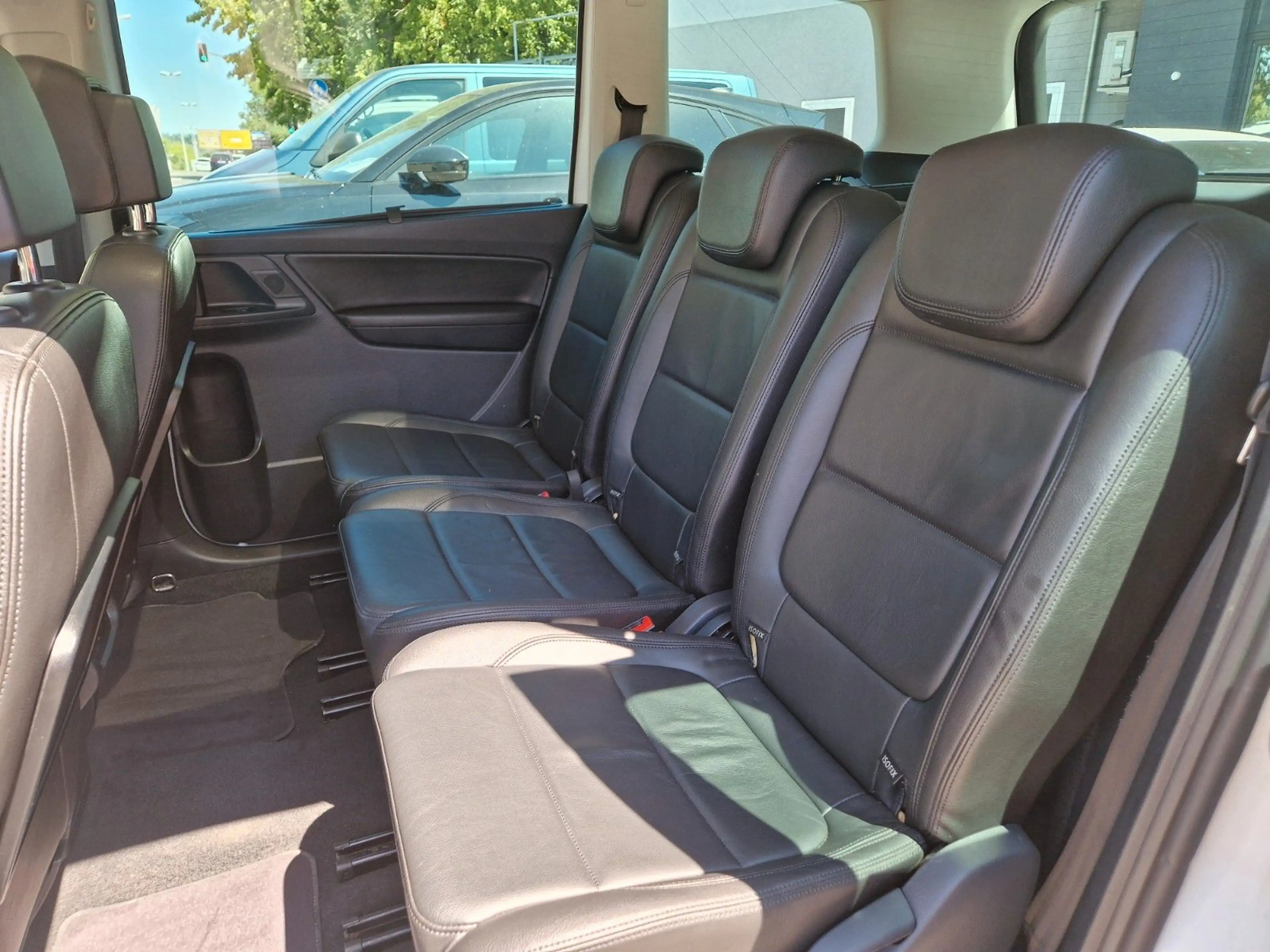 Volkswagen Sharan 2.0 TSI Highline +DSG+AHK+PANORAMA+LEDER+ — photo 16