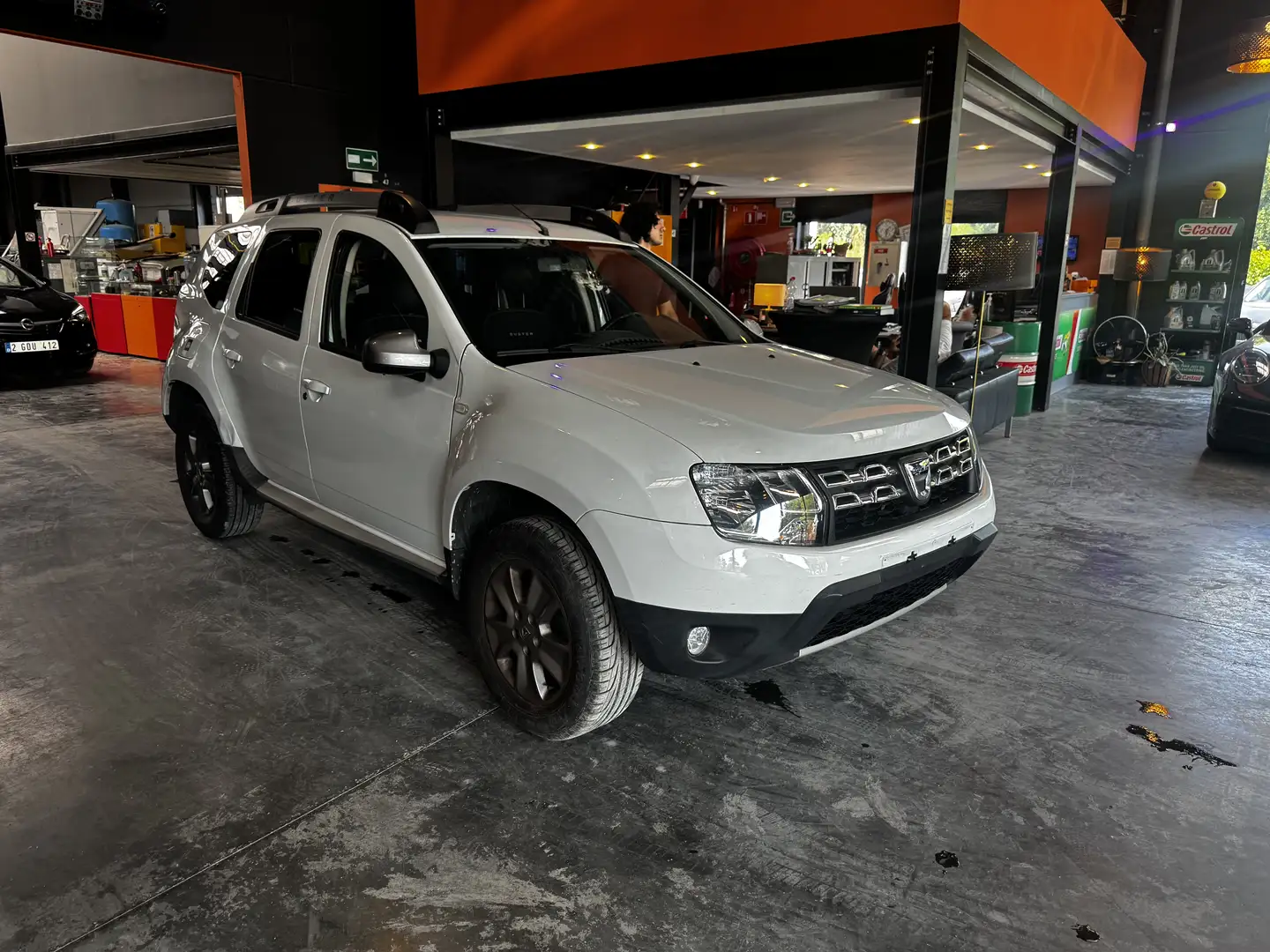 Dacia Duster 1.2 TCe 4x2 Blackstorm//12 Mois de garantie Blanc - 1