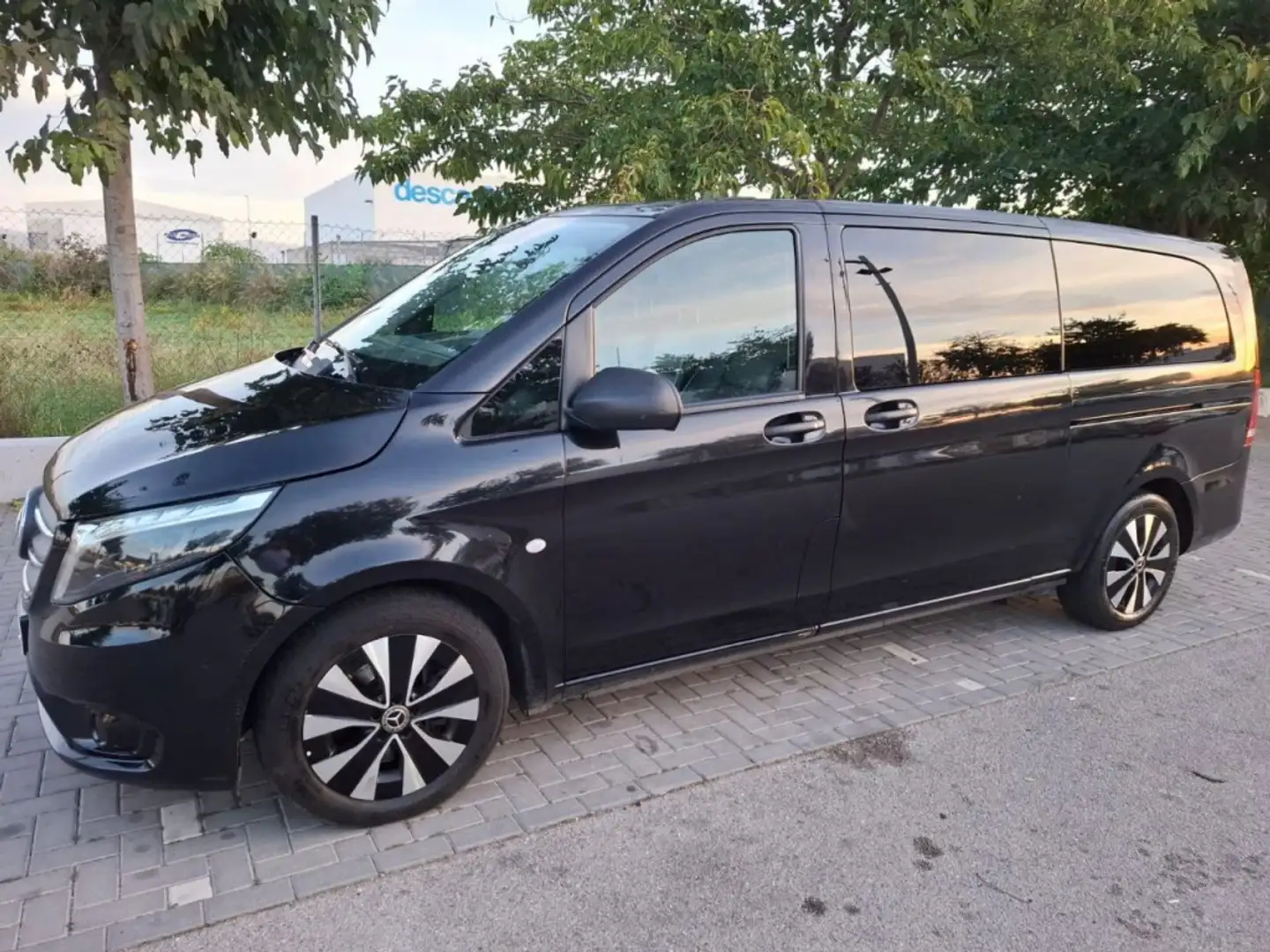 Mercedes-Benz Vito Tourer 114 CDI Select Extralarga 9G-Tronic Zwart - 2
