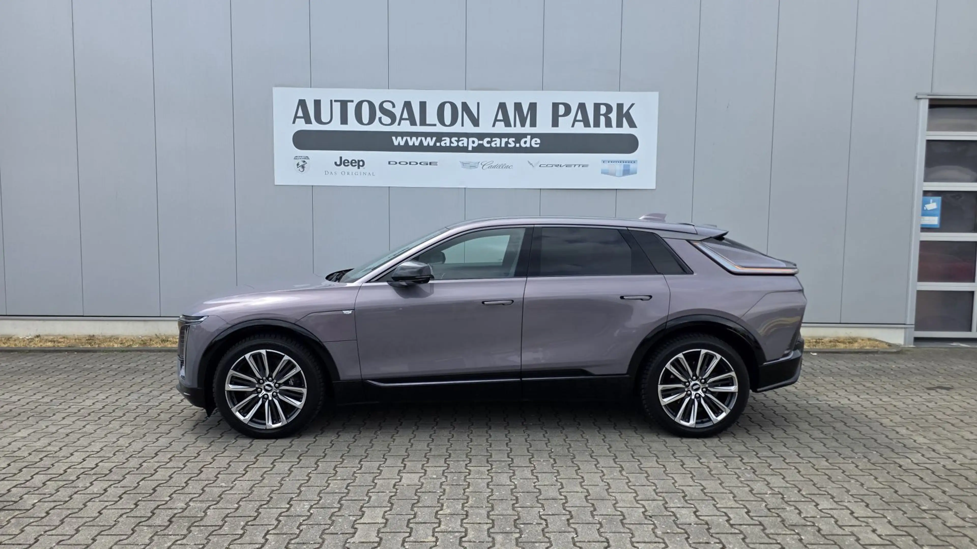 Cadillac Lyriq Cadillac LYRIQ Sport 600e AWD — photo 4
