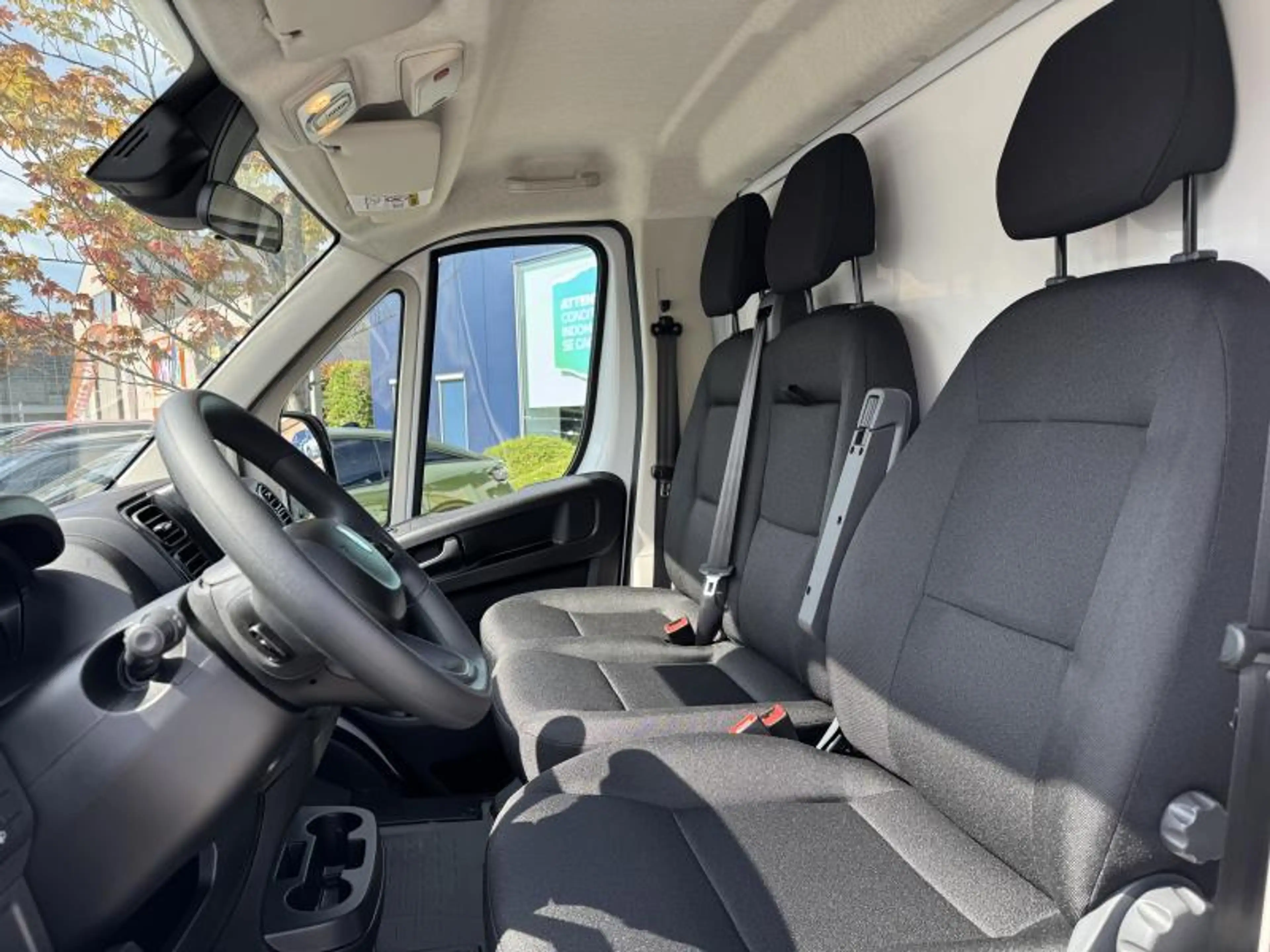 Peugeot Boxer & e- — photo 11