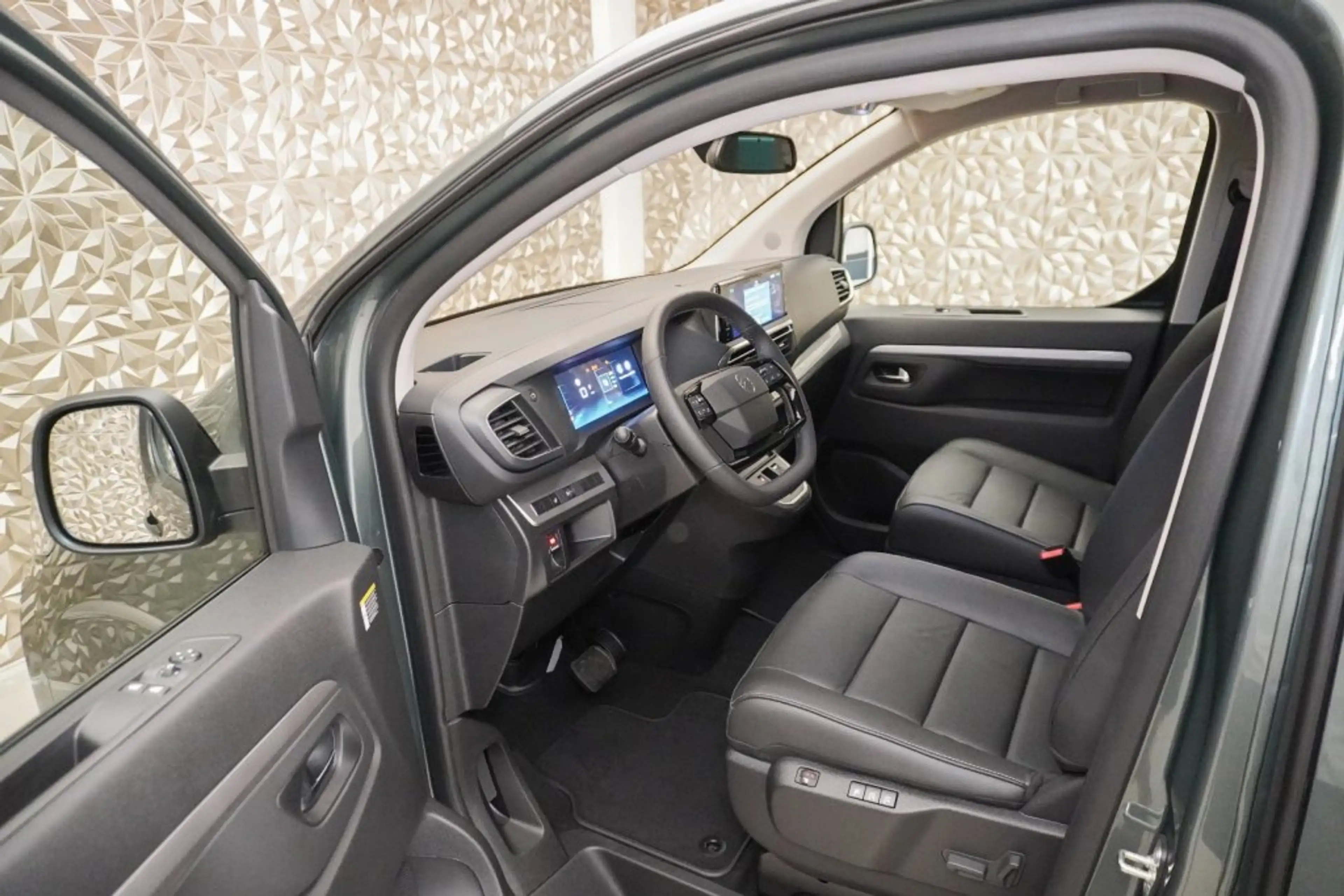 Citroen Spacetourer LÄNGE XL BlueHDi 180 S&S EAT8 Business Lounge — photo 9