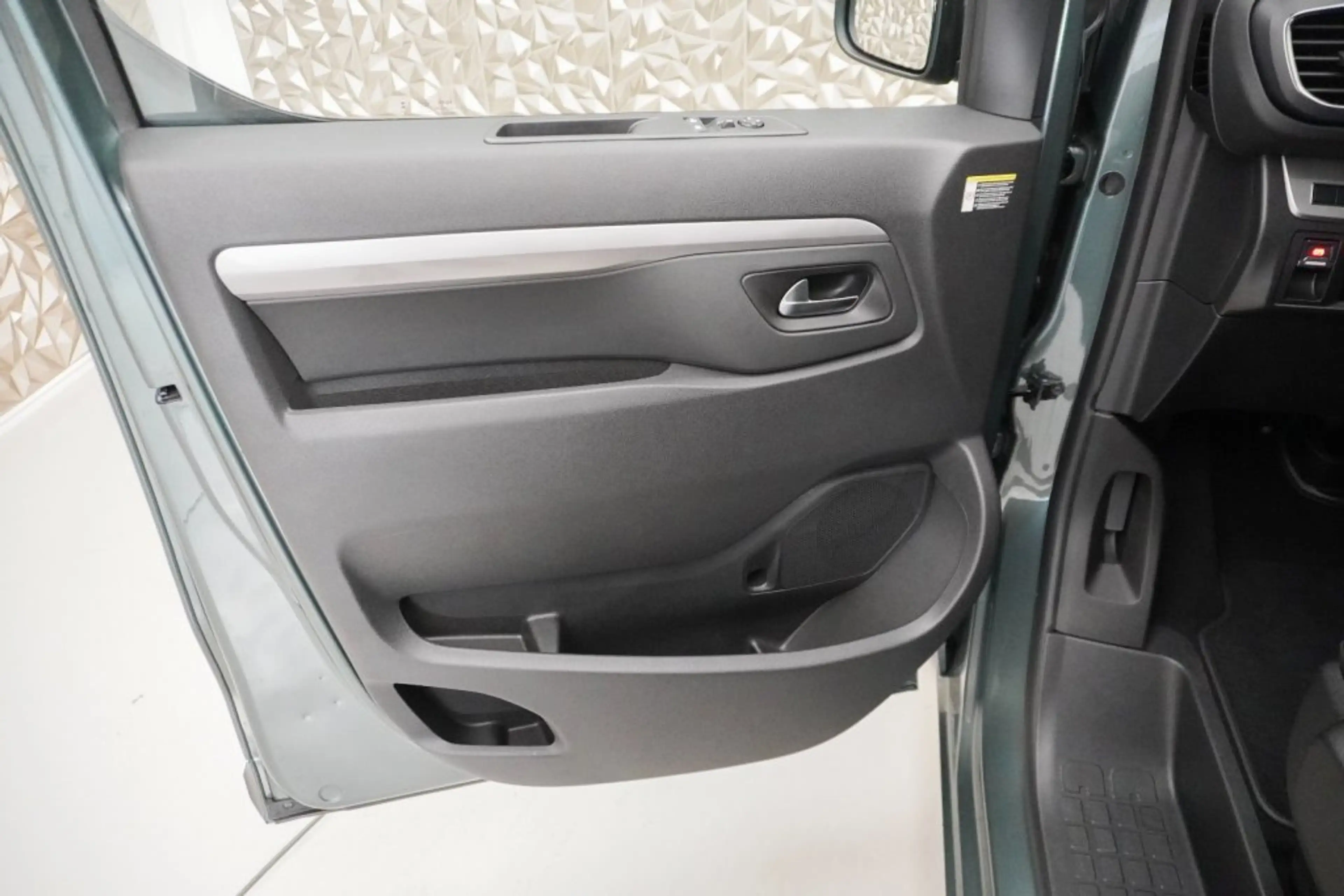 Citroen Spacetourer LÄNGE XL BlueHDi 180 S&S EAT8 Business Lounge — photo 15
