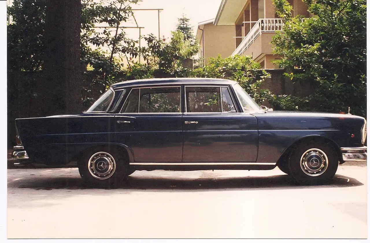 Mercedes-Benz 220 Sb Heckflosse, foto 2