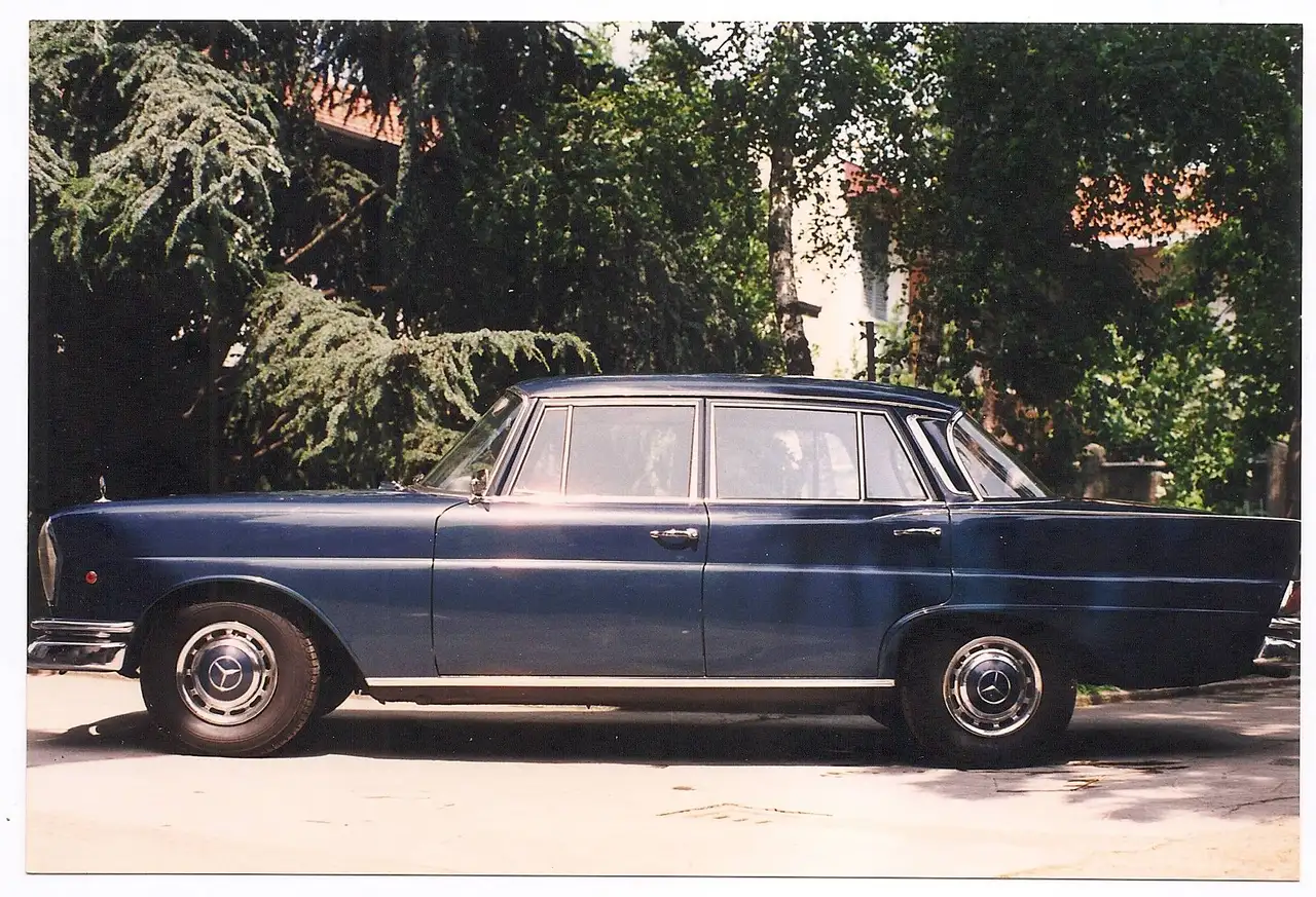 Mercedes-Benz 220 Sb Heckflosse, foto 1