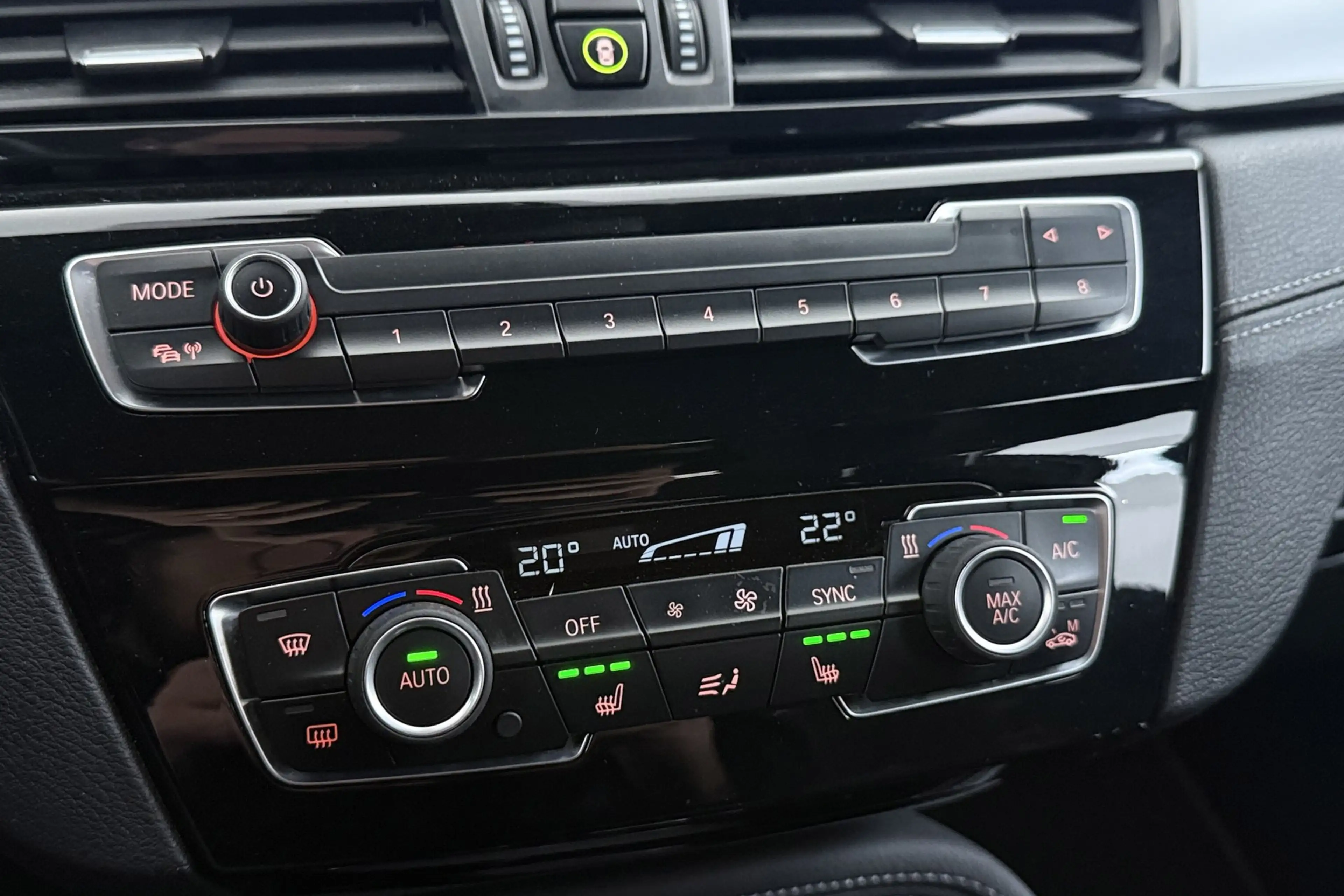 BMW X2 SDrive18i Business Edition Plus | Sportstoelen | B — photo 28
