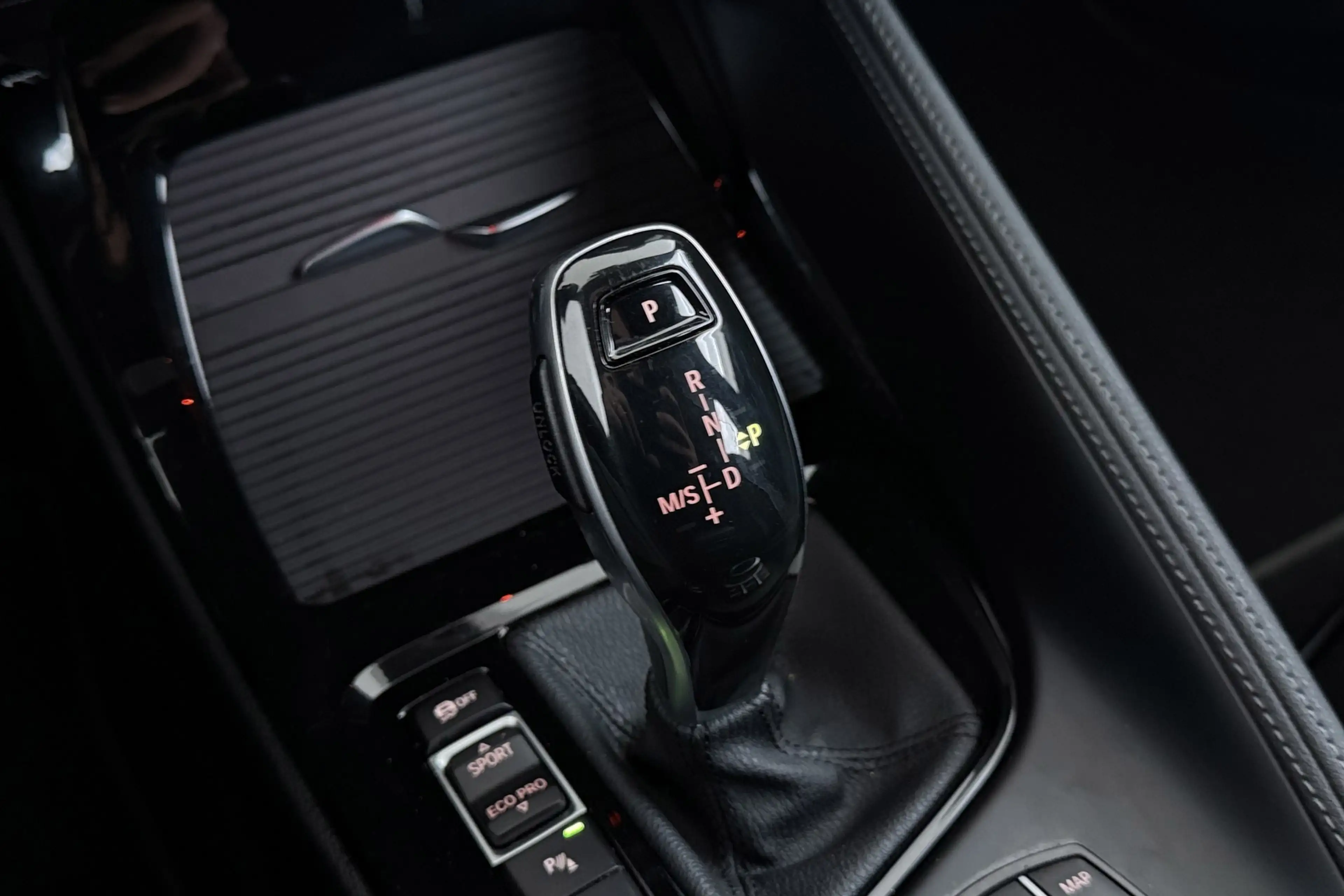 BMW X2 SDrive18i Business Edition Plus | Sportstoelen | B — photo 29