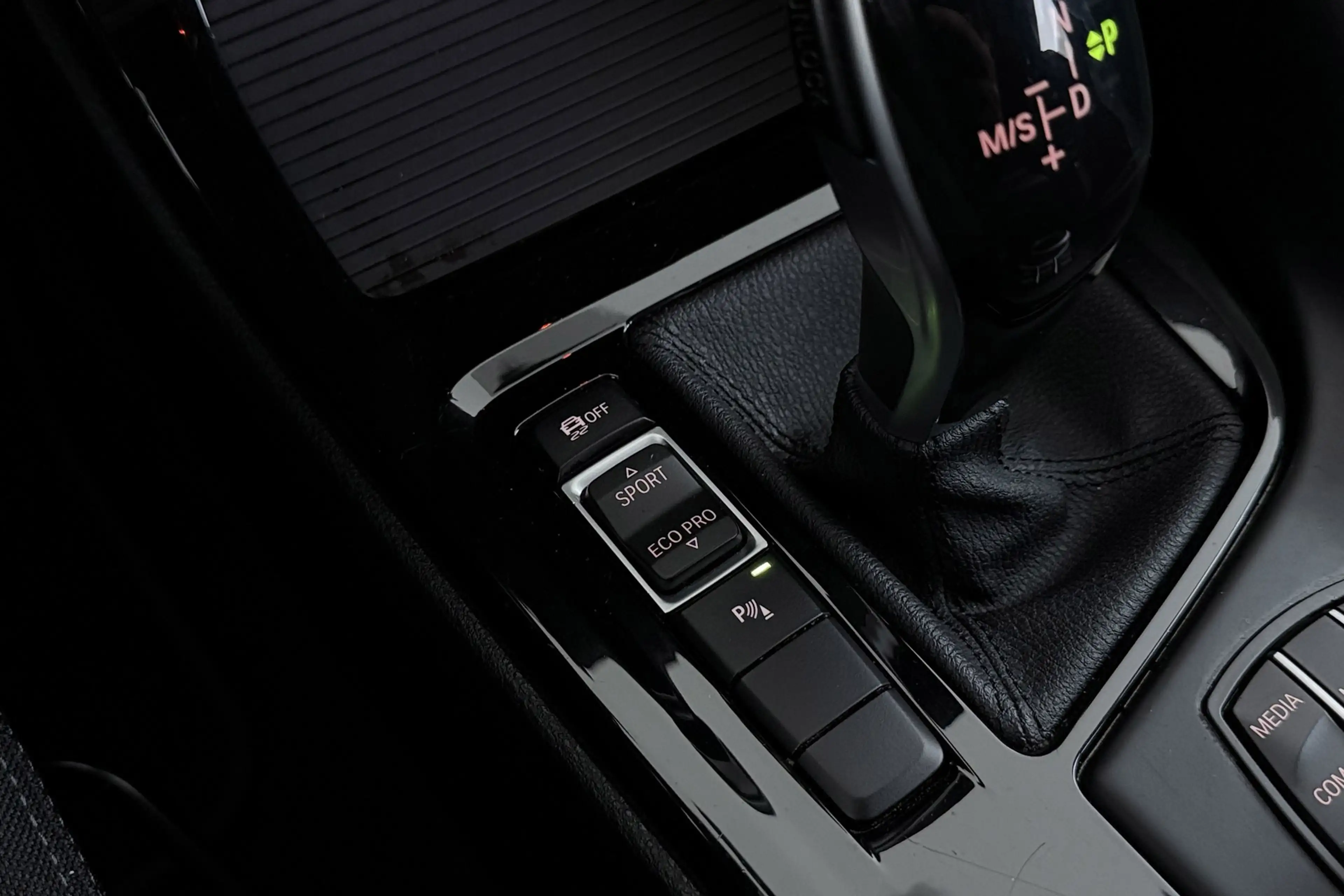 BMW X2 SDrive18i Business Edition Plus | Sportstoelen | B — photo 30