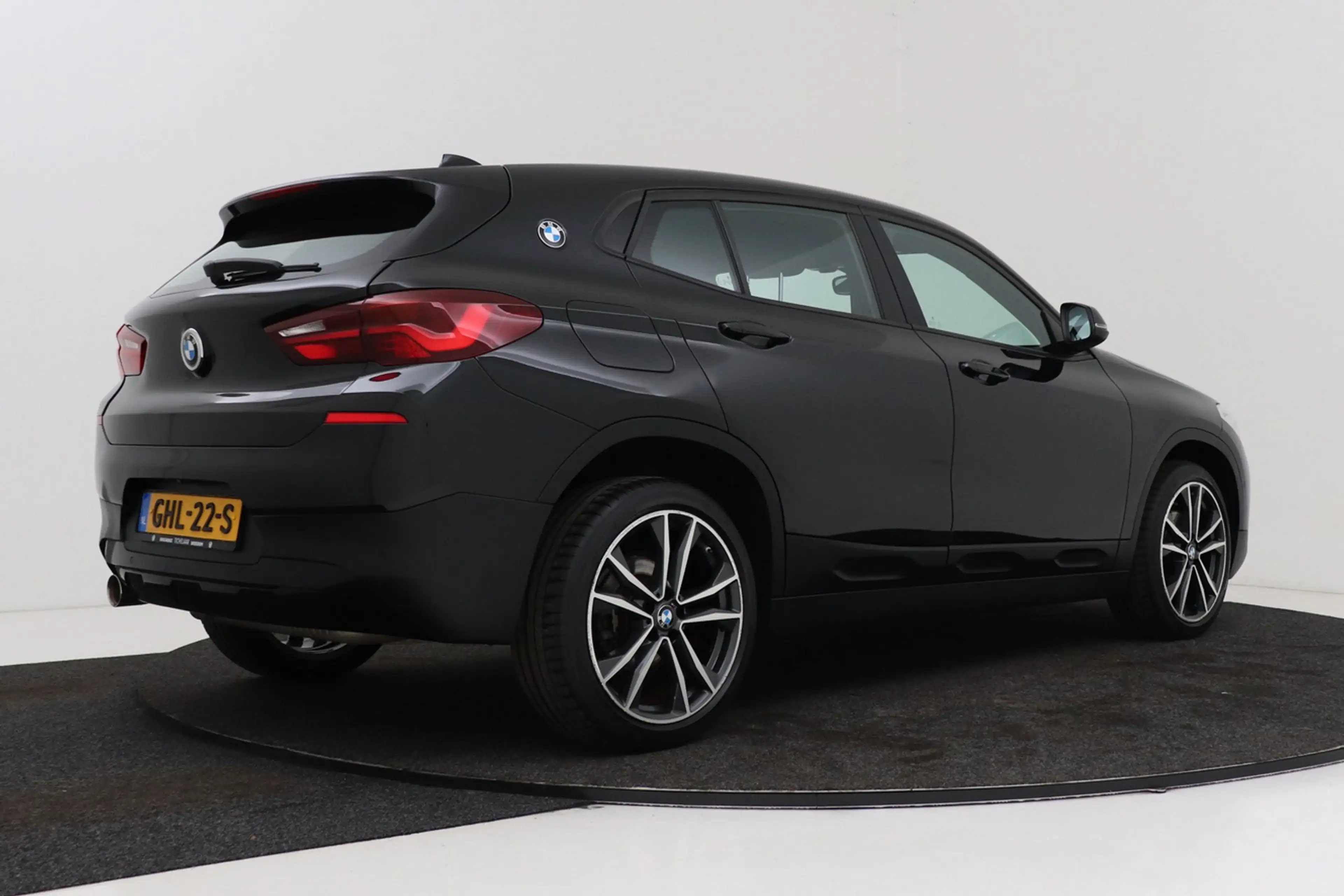 BMW X2 SDrive18i Business Edition Plus | Sportstoelen | B — photo 2