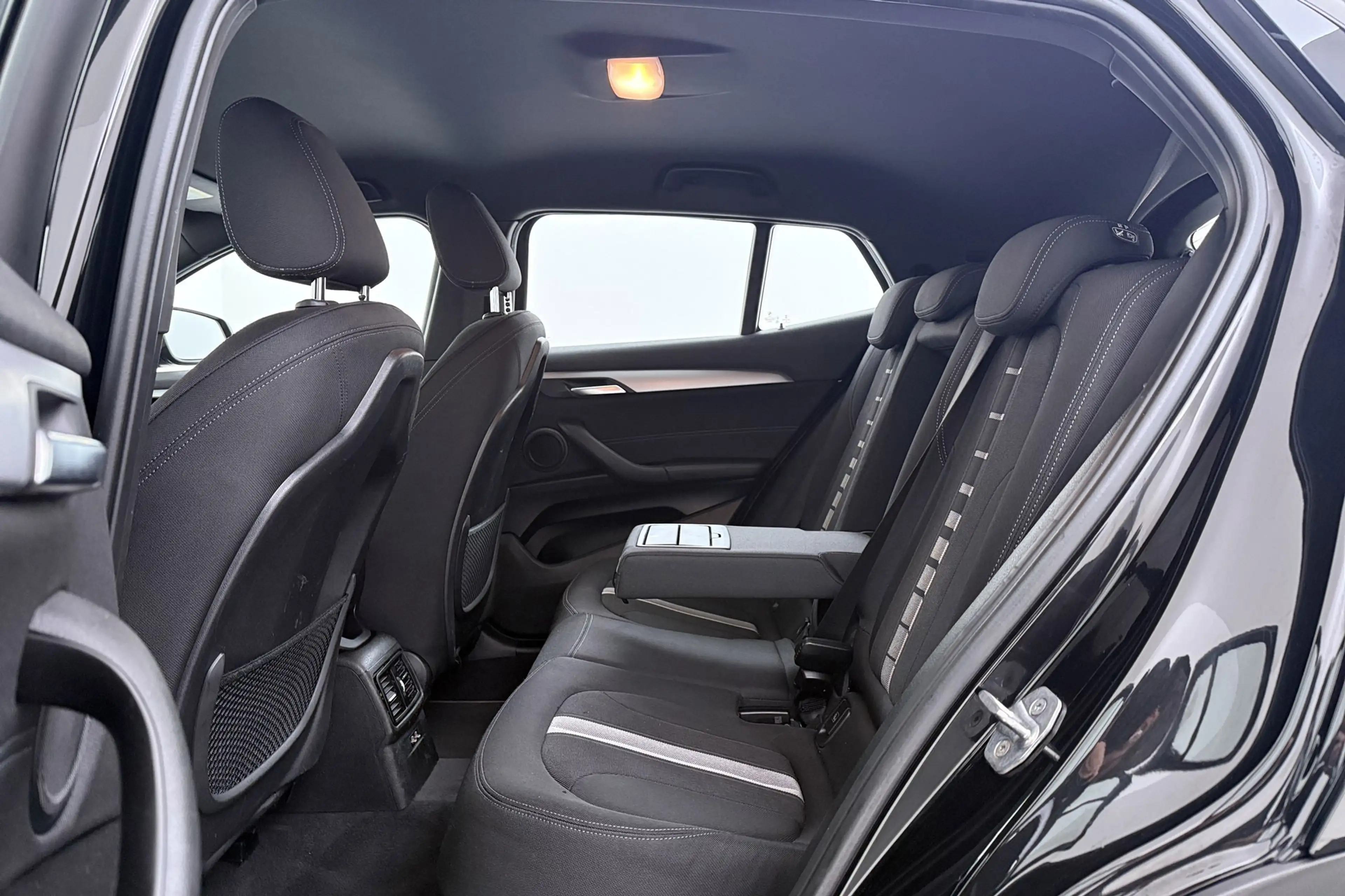 BMW X2 SDrive18i Business Edition Plus | Sportstoelen | B — photo 17