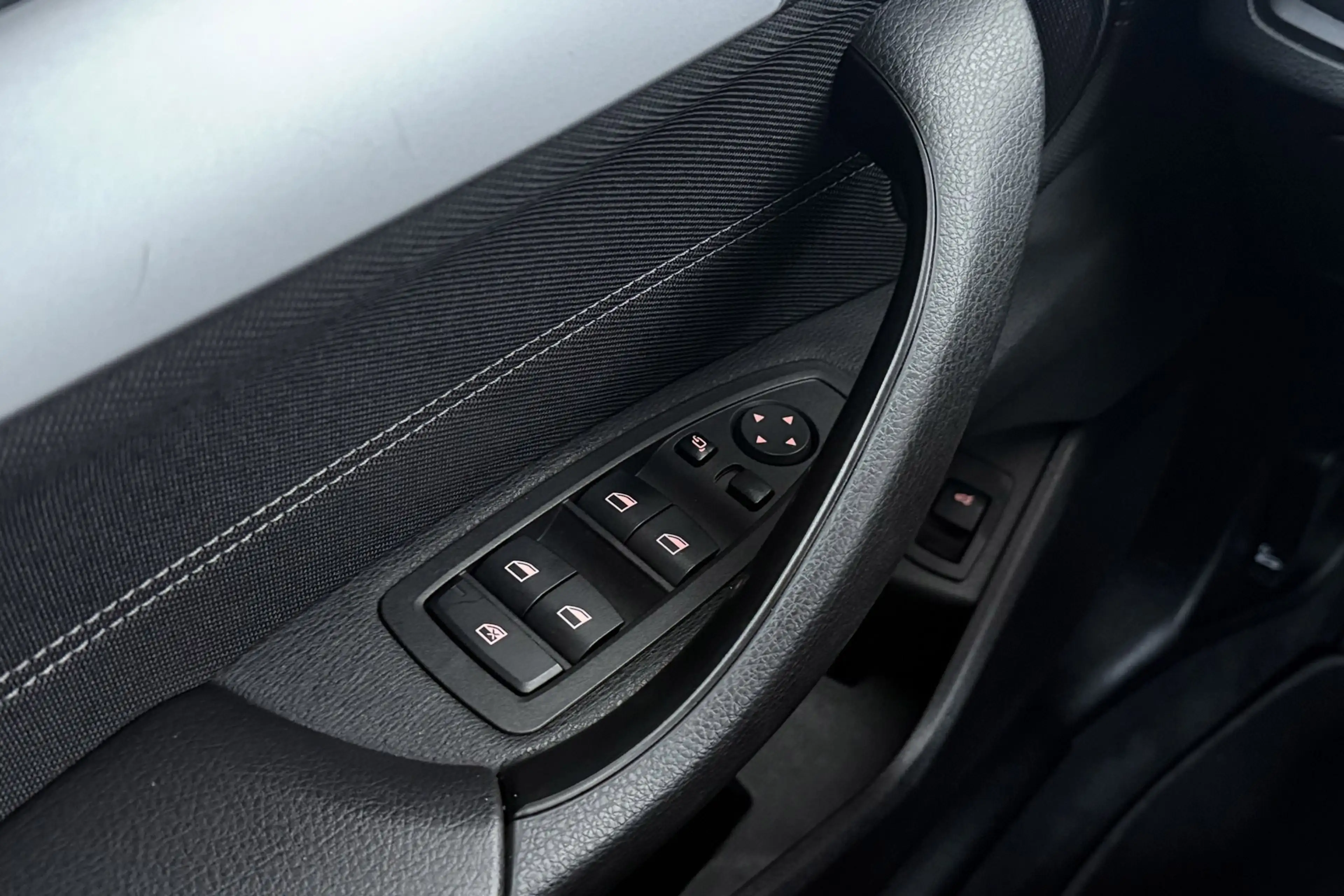 BMW X2 SDrive18i Business Edition Plus | Sportstoelen | B — photo 38