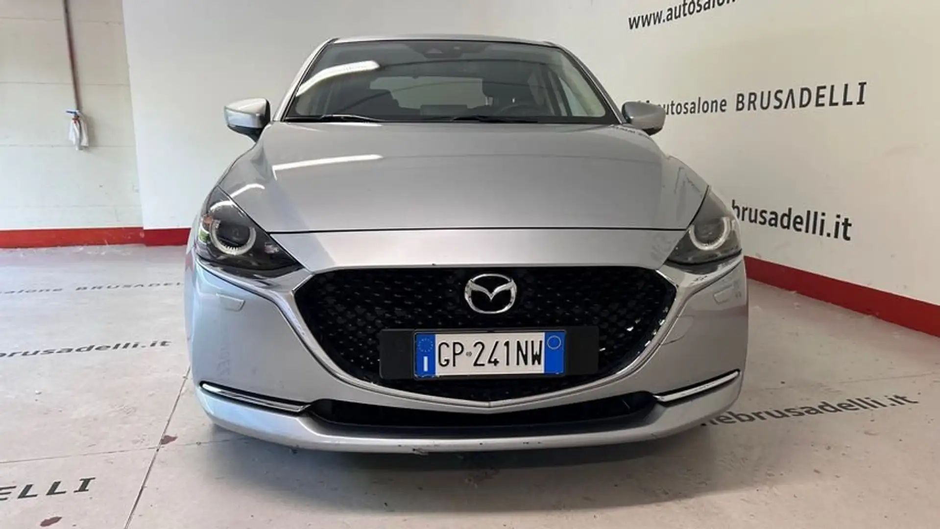 Mazda 2 1.5 90 CV Skyactiv-G Exceed AUTOM HEAD UP CARPLAY Gris - 2
