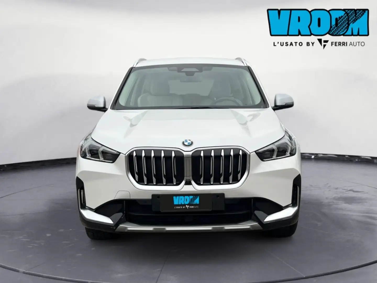 BMW X1 sDrive 18d xLine Weiß - 2