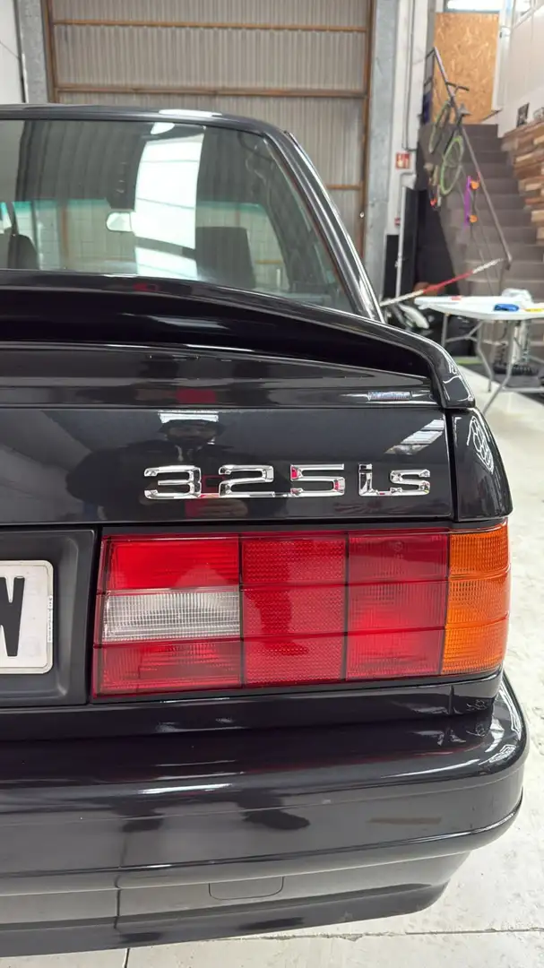 BMW 325 325is - 1