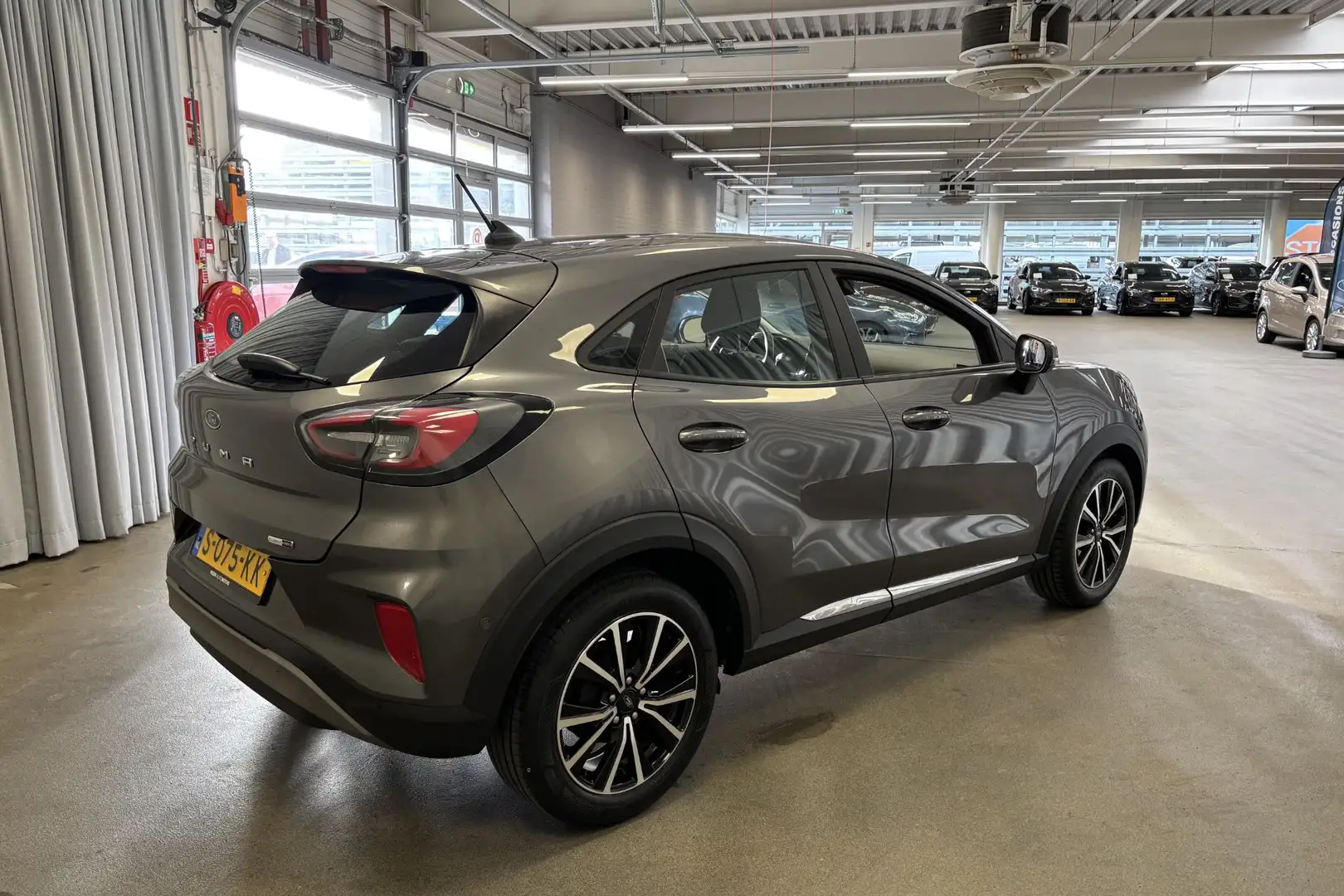 Ford Puma 1.0 EcoBoost Hybrid Titanium | Achteruitrij Camera Gris - 2