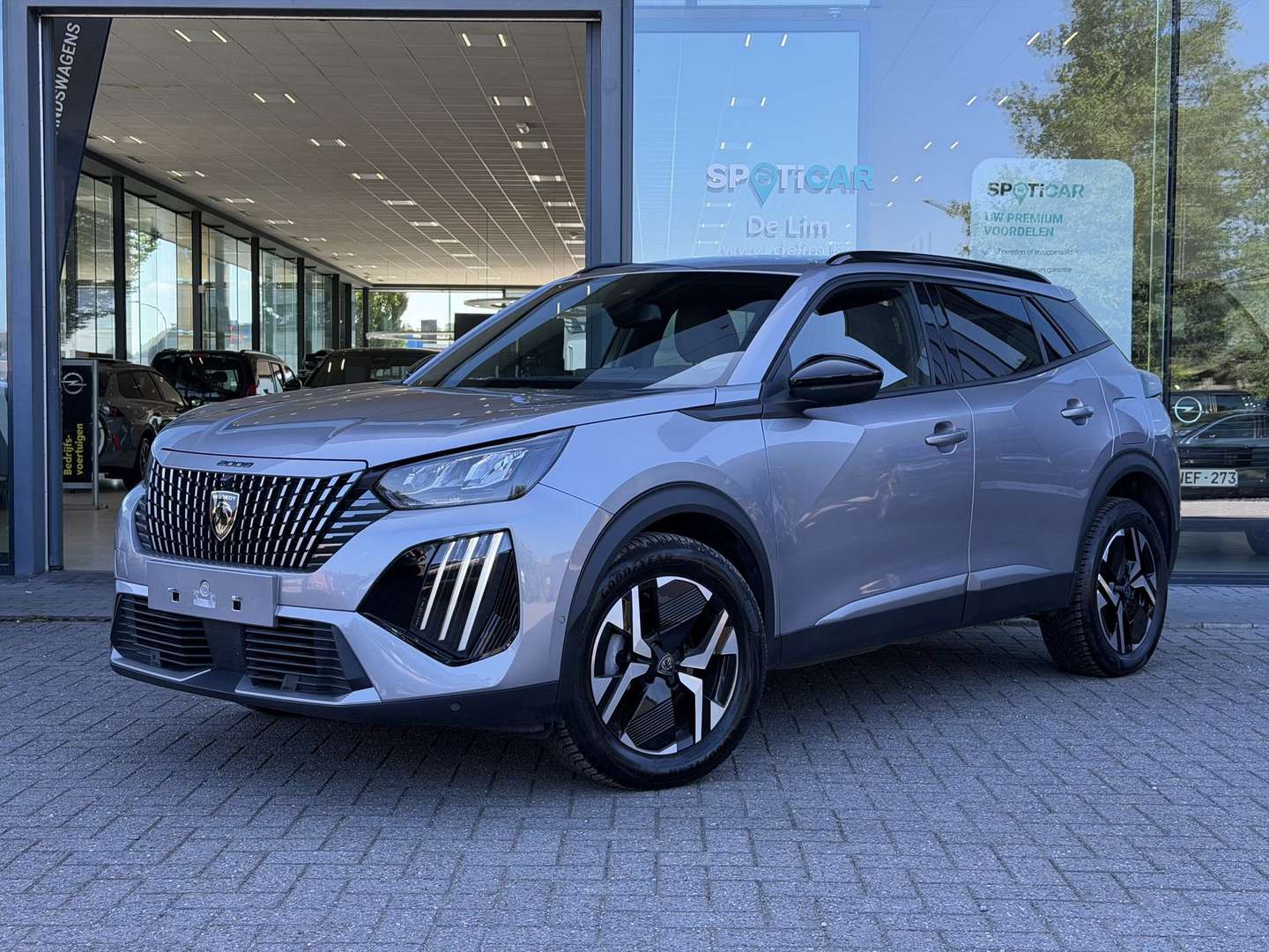 Peugeot 2008 nuo 320 €/ mėn Benzinas 2025m. Kita Mechaninė