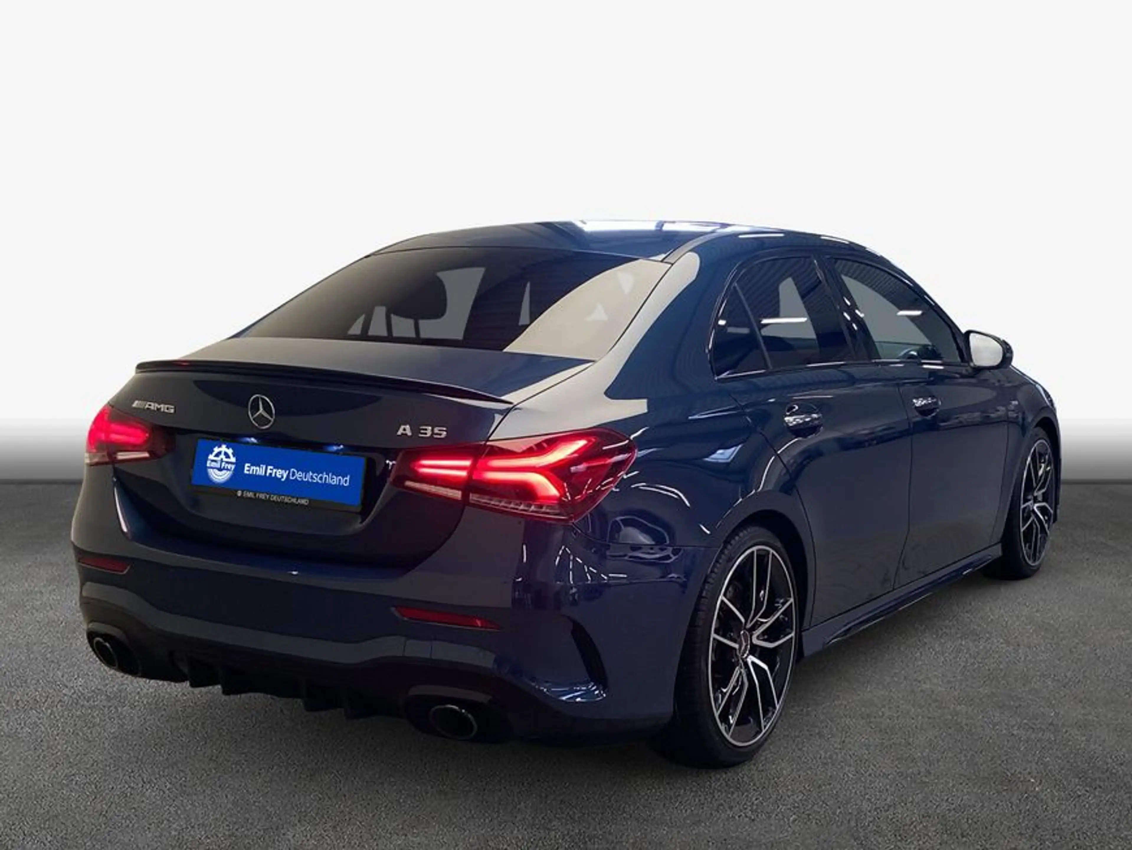 Mercedes-Benz A 35 AMG A-Klasse — photo 2