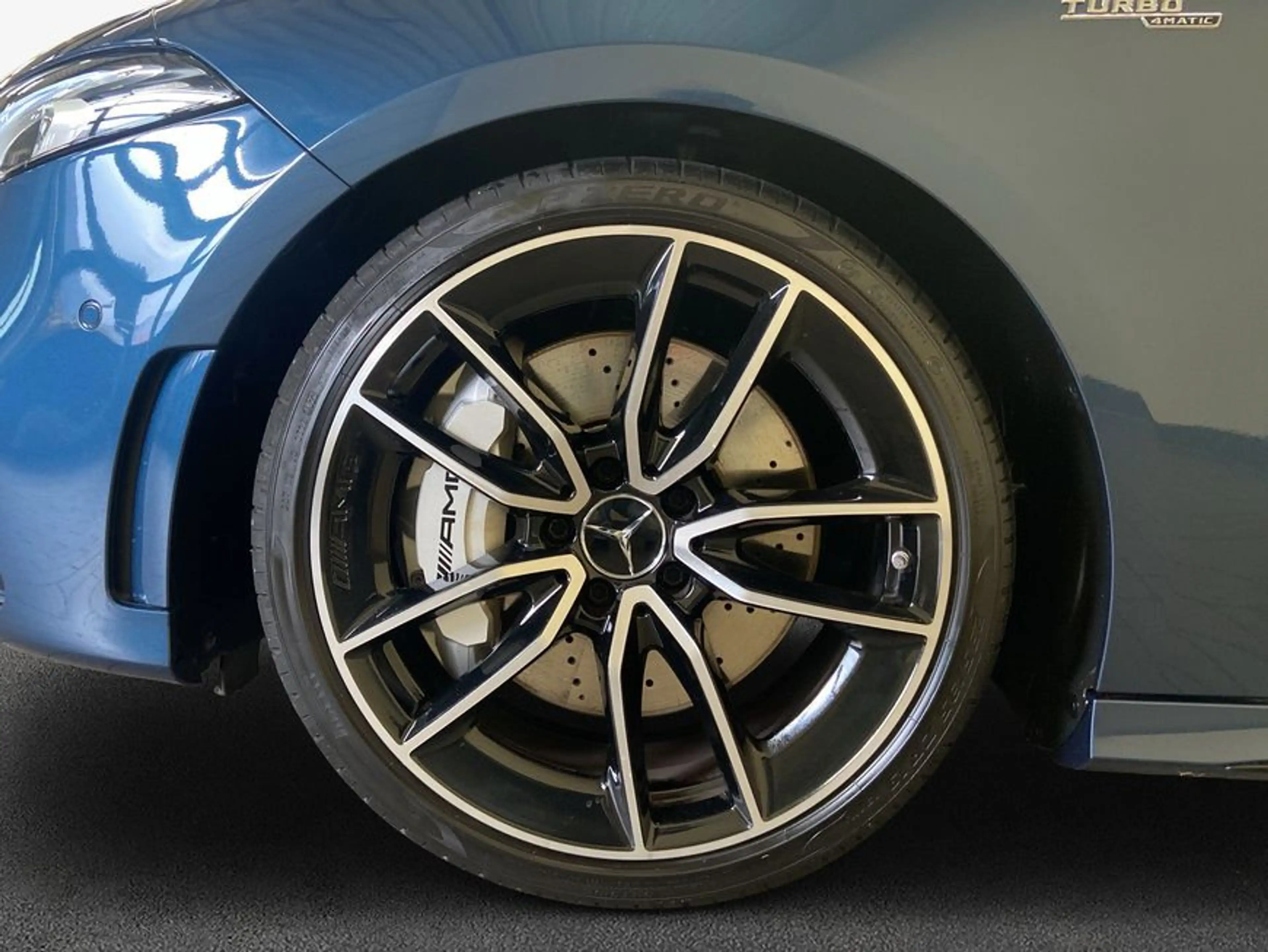 Mercedes-Benz A 35 AMG A-Klasse — photo 7