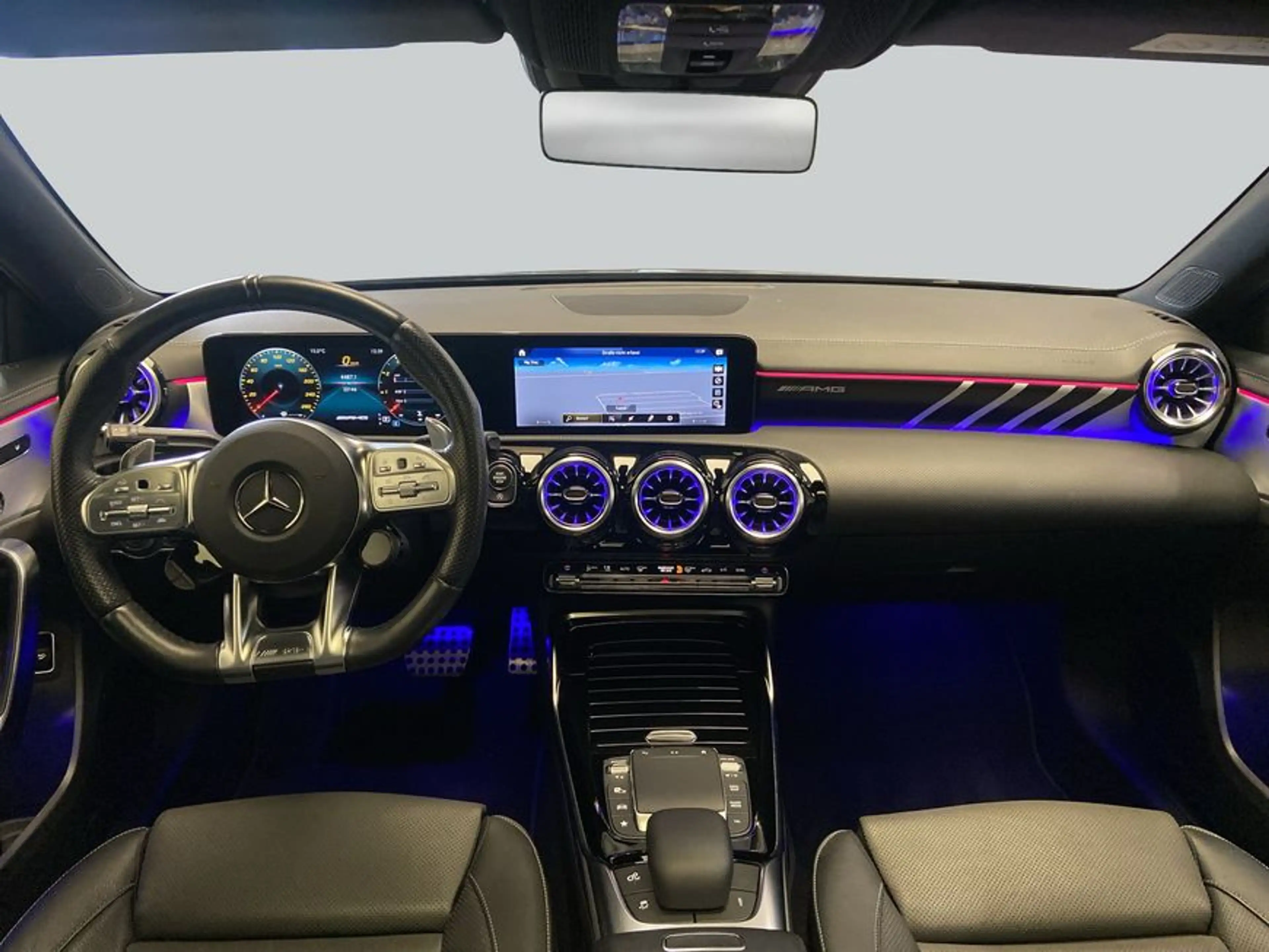 Mercedes-Benz A 35 AMG A-Klasse — photo 11
