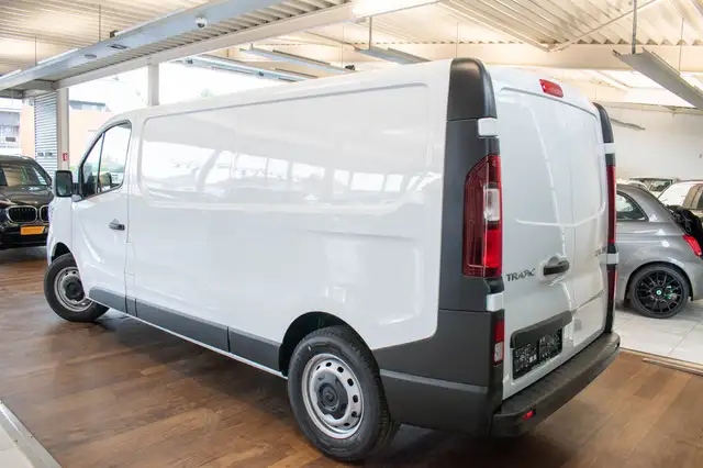Renault Trafic view 5