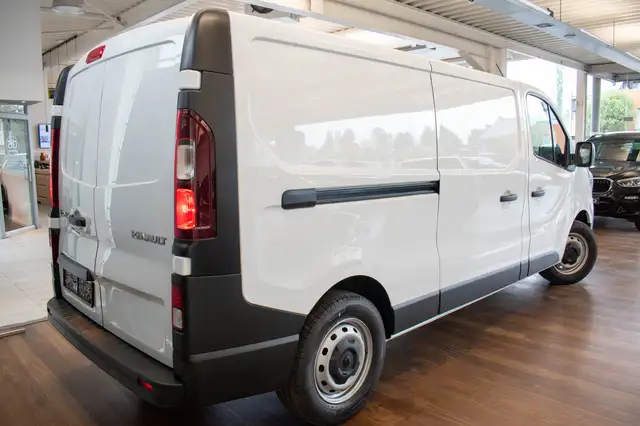 Renault Trafic view 4