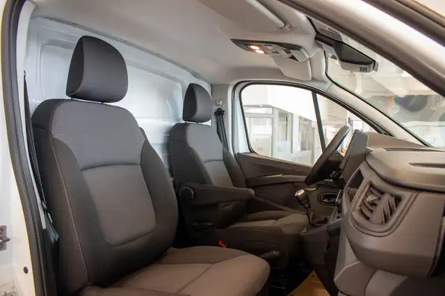 Renault Trafic view 9