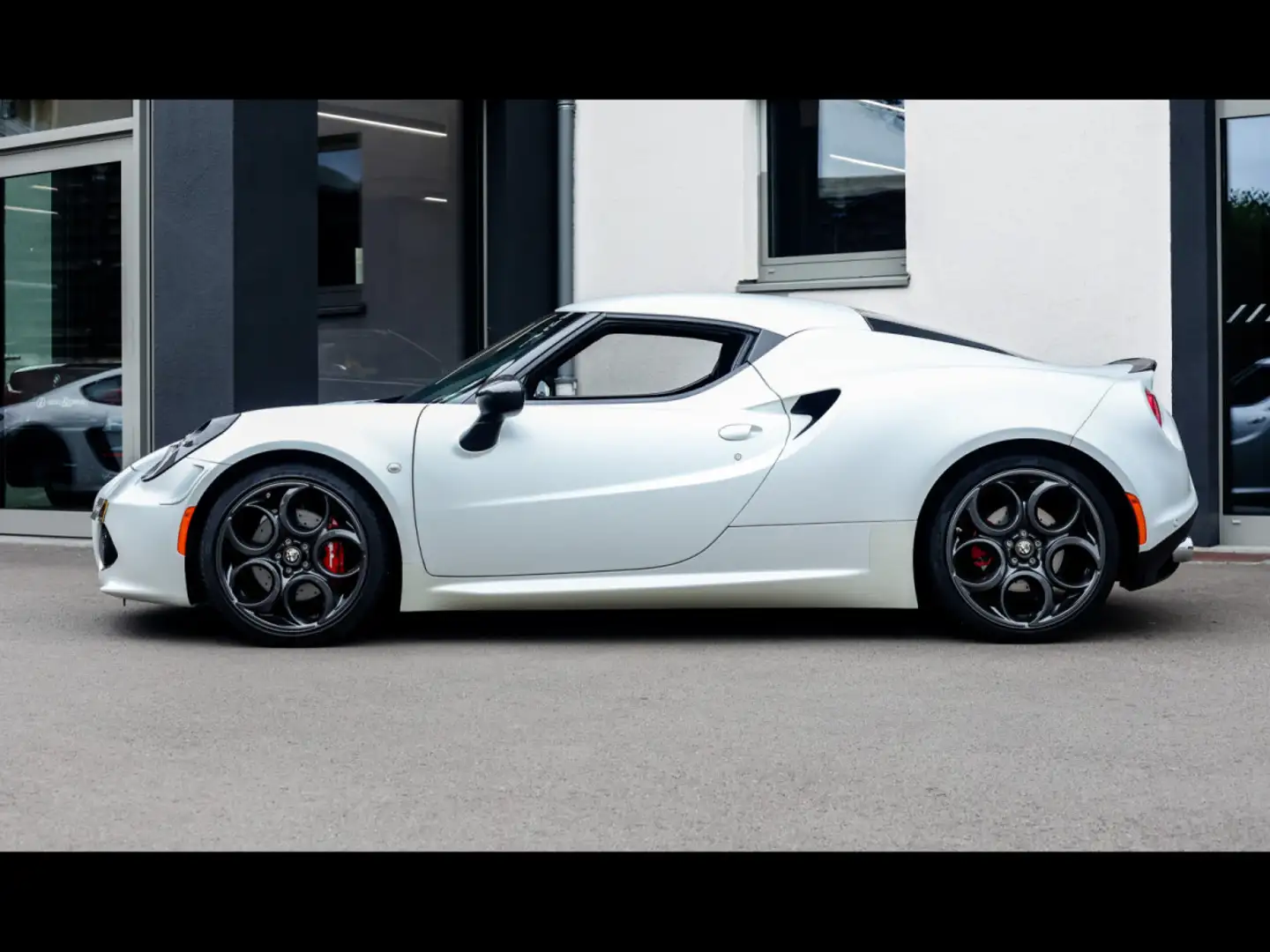 Alfa Romeo 4C COUPE°LAUNCH EDITION°1/500°OPACO°CARBON Biały - 2