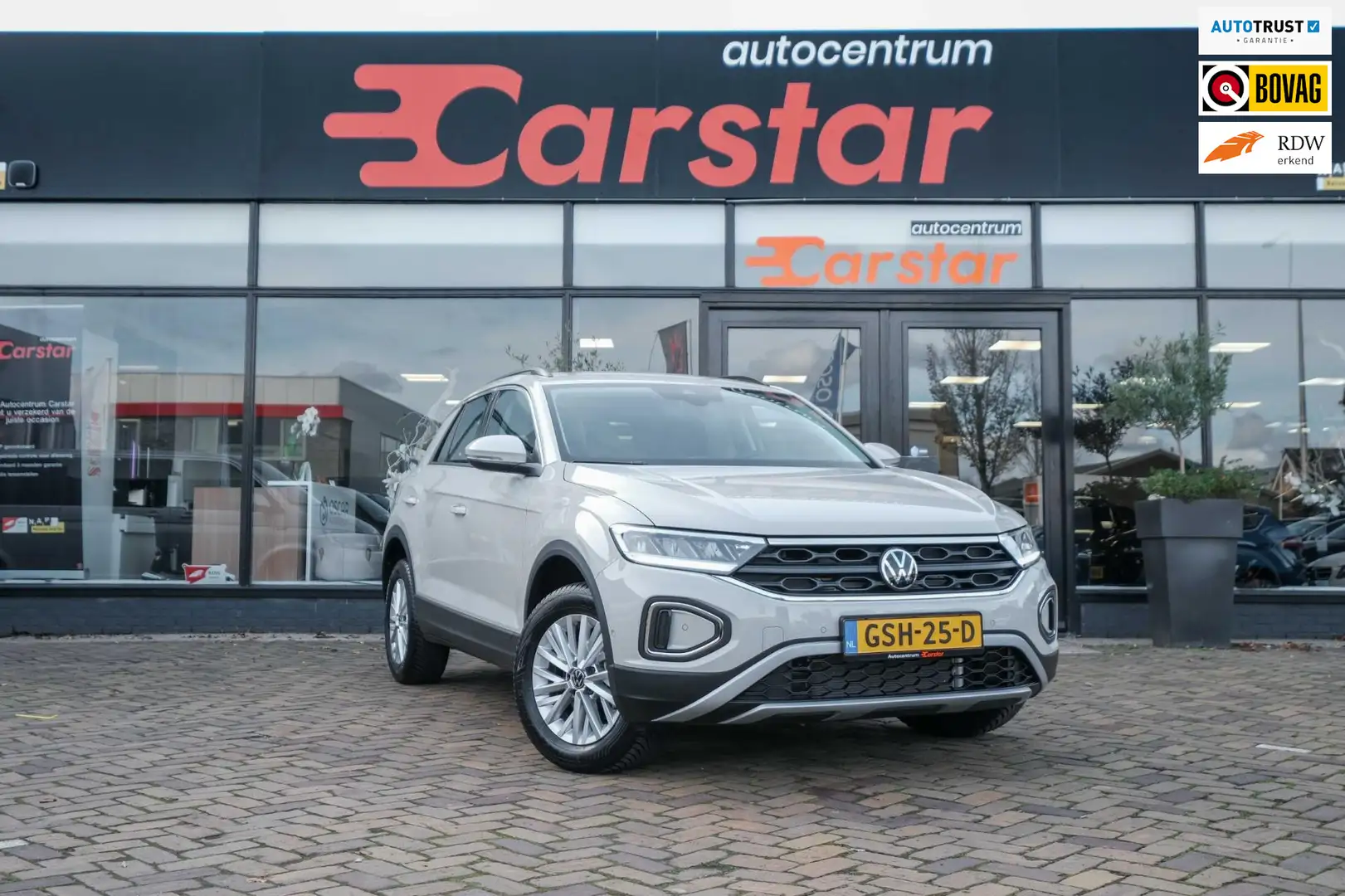 Volkswagen T-Roc 1.5 TSI Life Business|Virtual|Car-Play|Trekhaak Grijs - 1