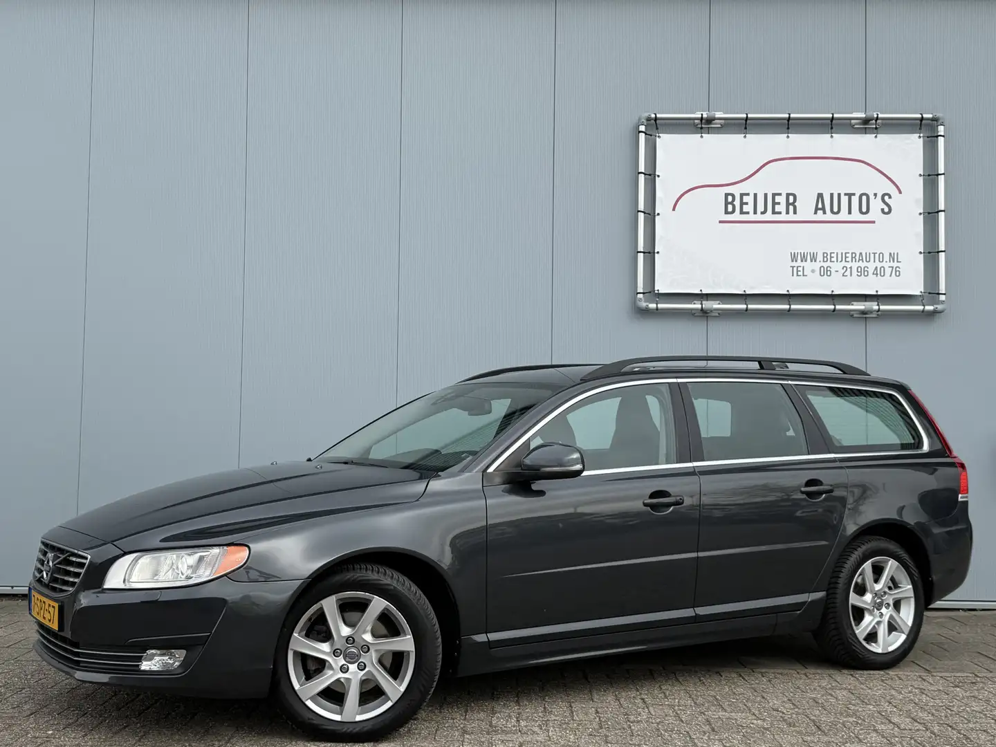 Volvo V70 1.6 T4 Kinetic Automaat Navigatie/Xenon/17inch. Gris - 1