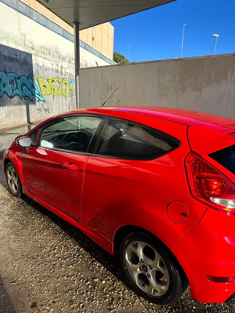 Ford Fiesta 1.6 TDCi S Rojo - 2