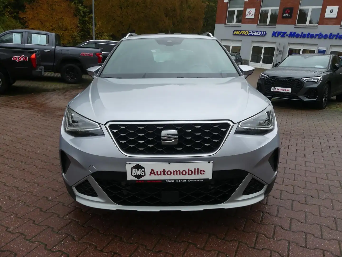 SEAT Arona 1.0*Xperience*Automatik*Klima*SHZ*LED Grau - 2